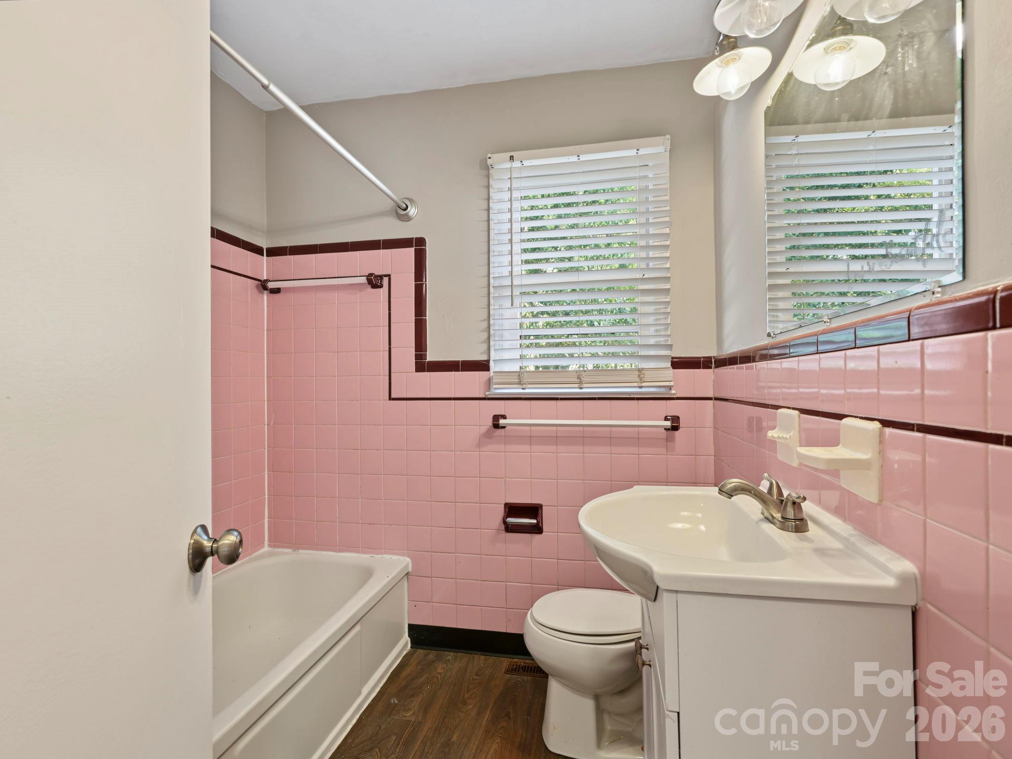 Duplex at 2420 Shamrock Drive, Charlotte, photo 27 of 35