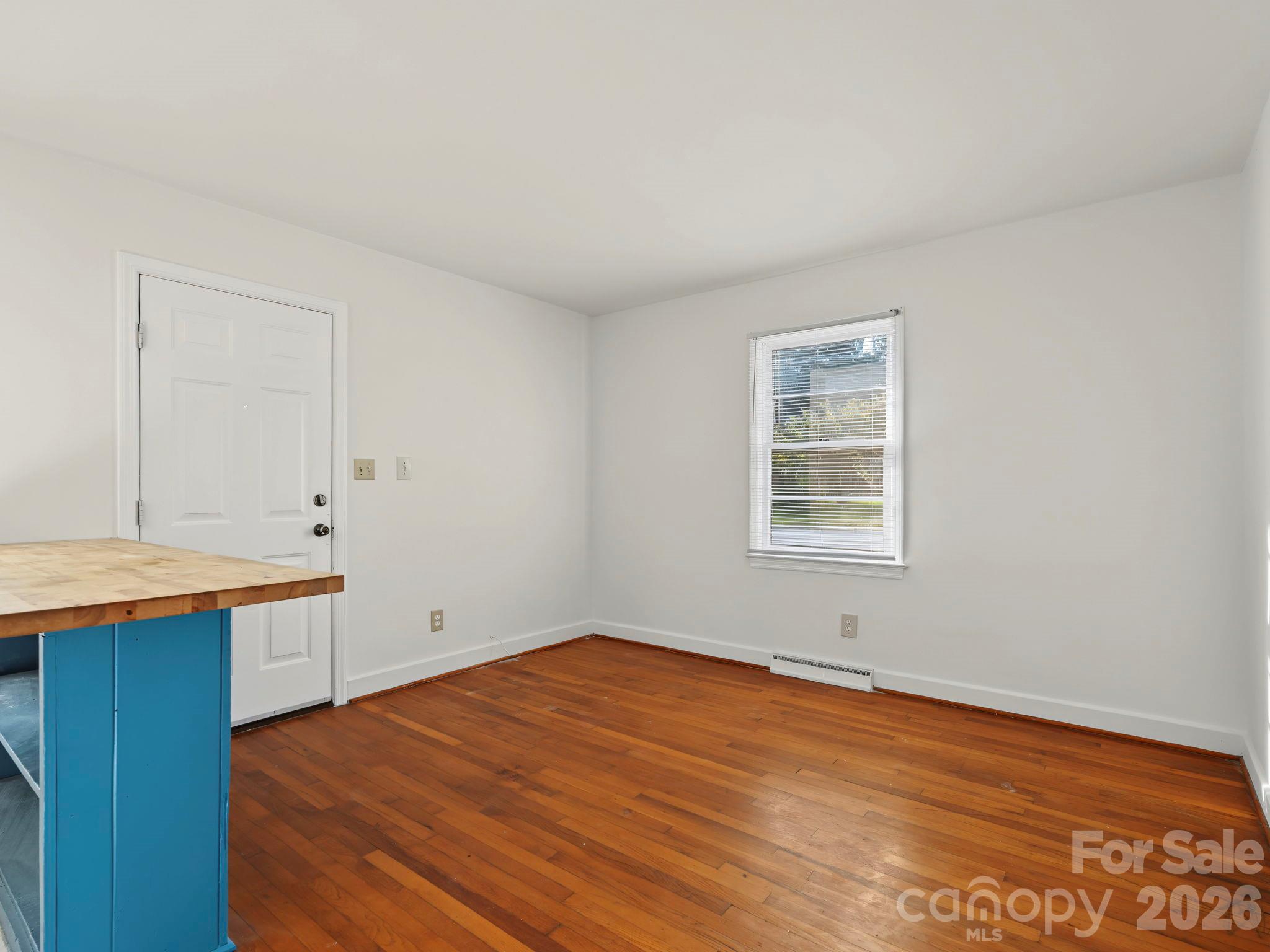 Duplex at 2500 Shamrock Drive, Charlotte, photo 3 of 21