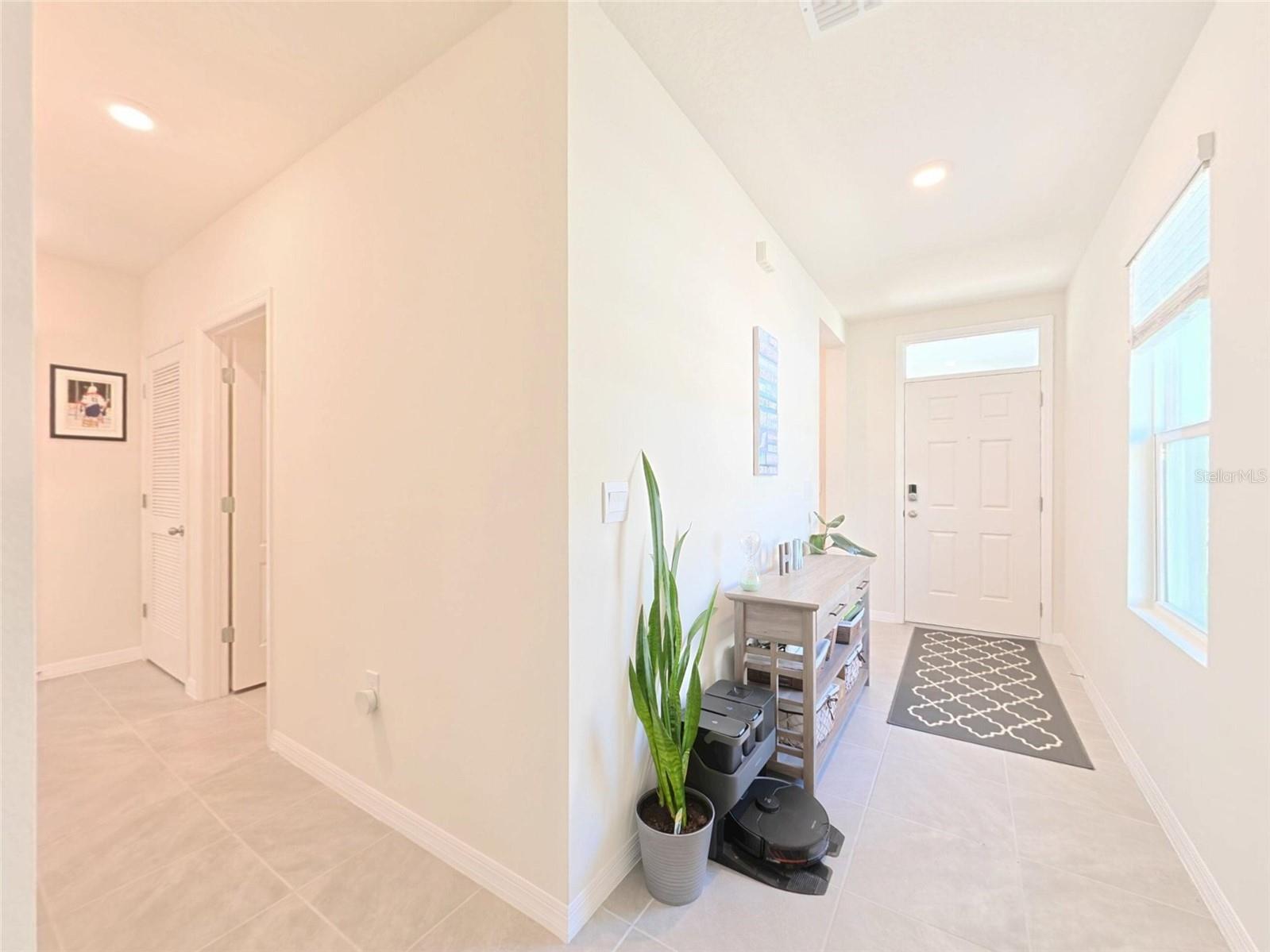 Single Family Residence at 402 CHARLOTTE WAY, DELAND, photo 4 of 48