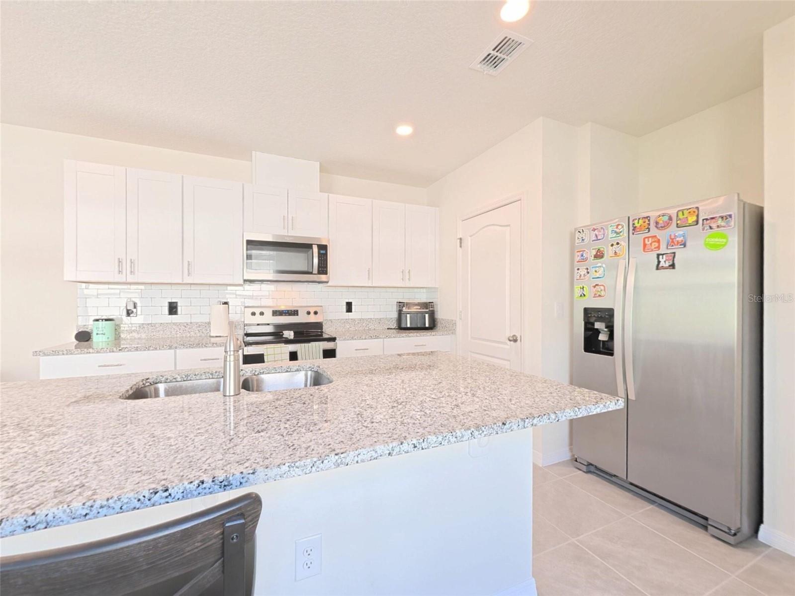 Single Family Residence at 402 CHARLOTTE WAY, DELAND, photo 7 of 48