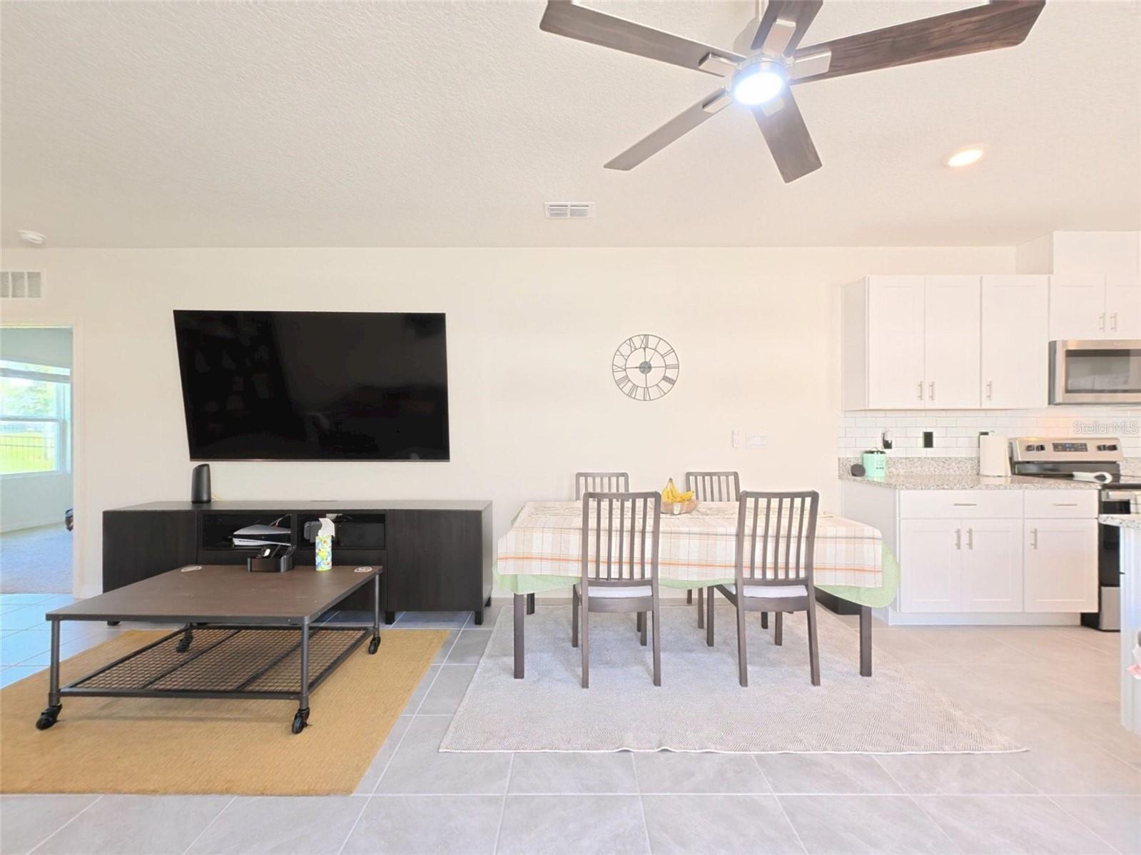 Single Family Residence at 402 CHARLOTTE WAY, DELAND, photo 16 of 48