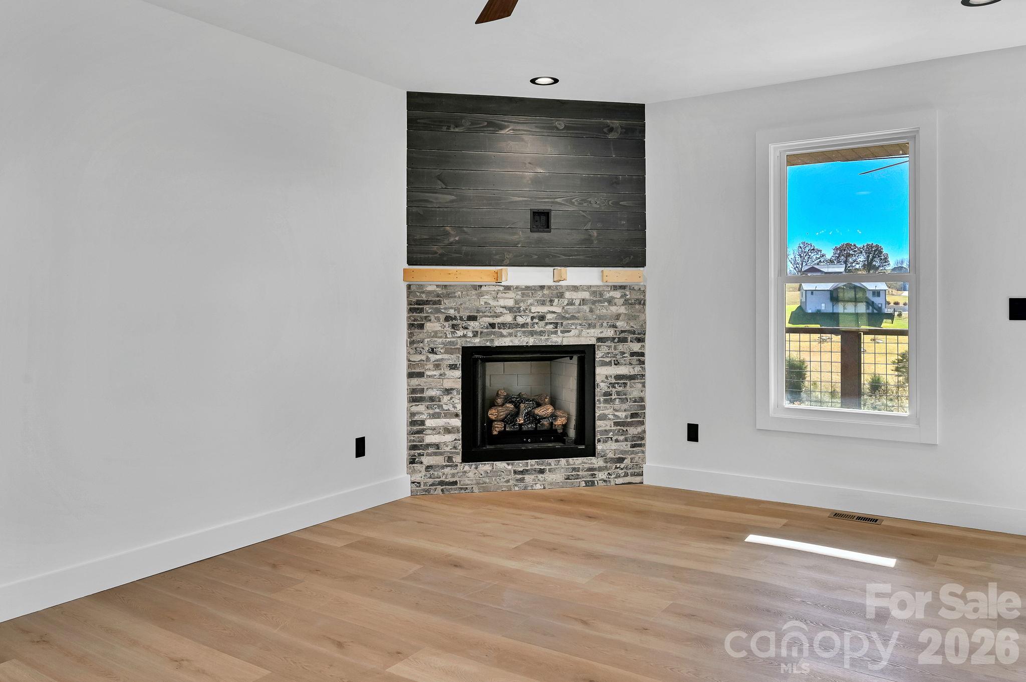 Single Family Residence at 1121 Morlin Acres Drive, Marshall, photo 6 of 42