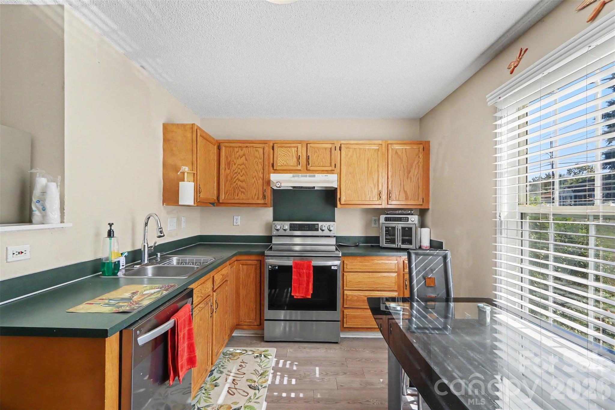 Single Family Residence at 248 Southcircle Drive, Concord, photo 11 of 26