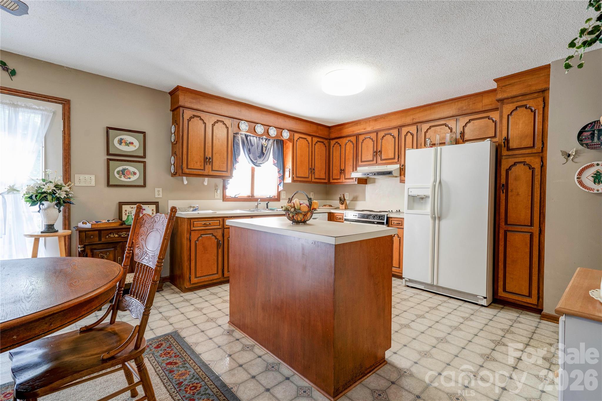 Single Family Residence at 225 Yarbro Road, Kings Mountain, photo 12 of 40