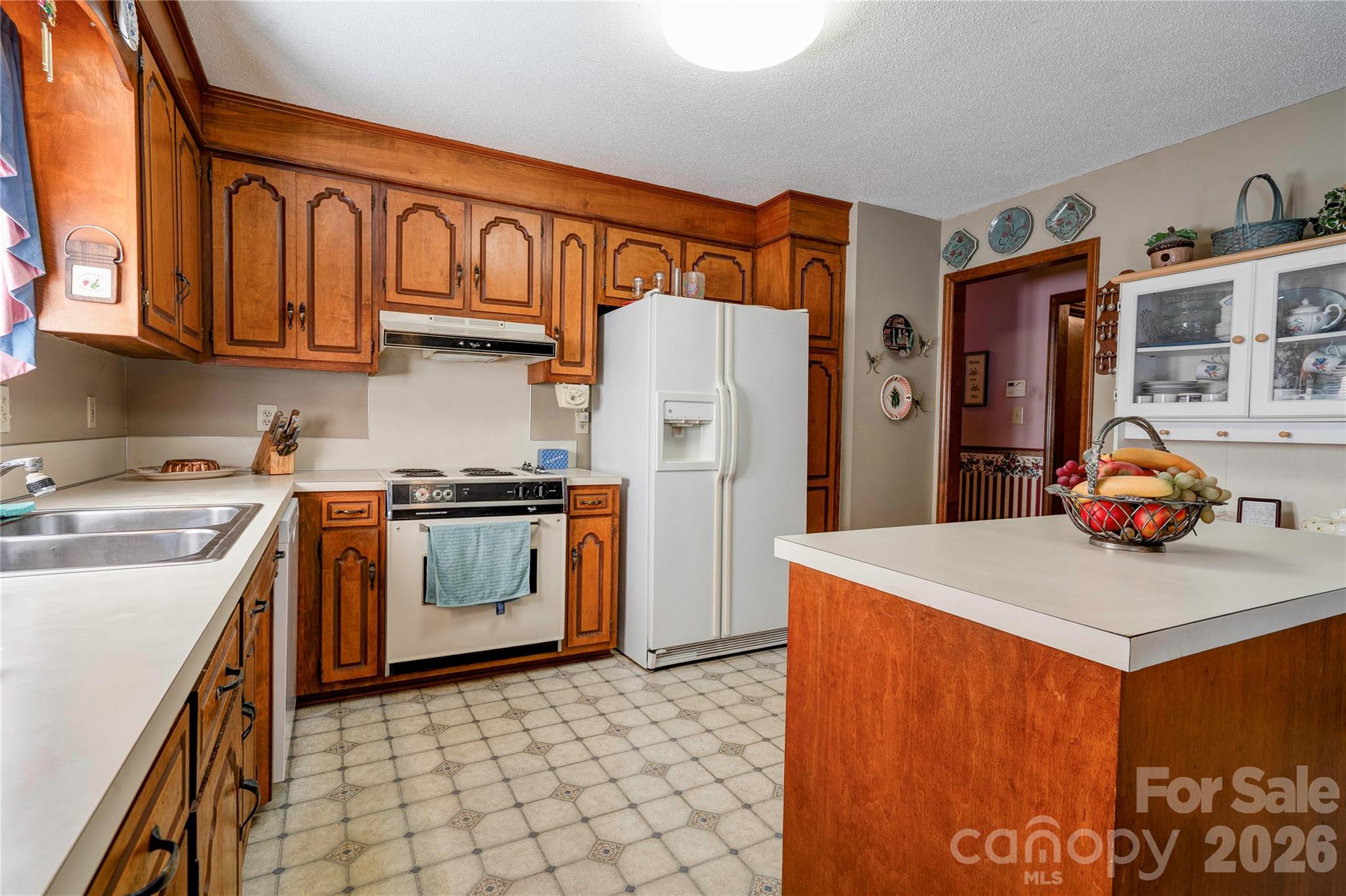 Single Family Residence at 225 Yarbro Road, Kings Mountain, photo 13 of 40