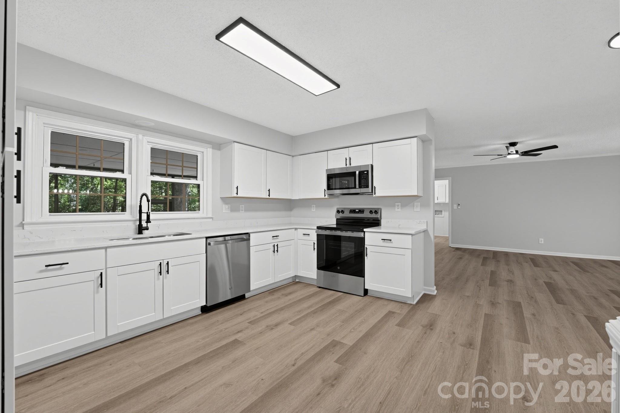 Single Family Residence at 4820 Golfview Court, Mint Hill, photo 9 of 26