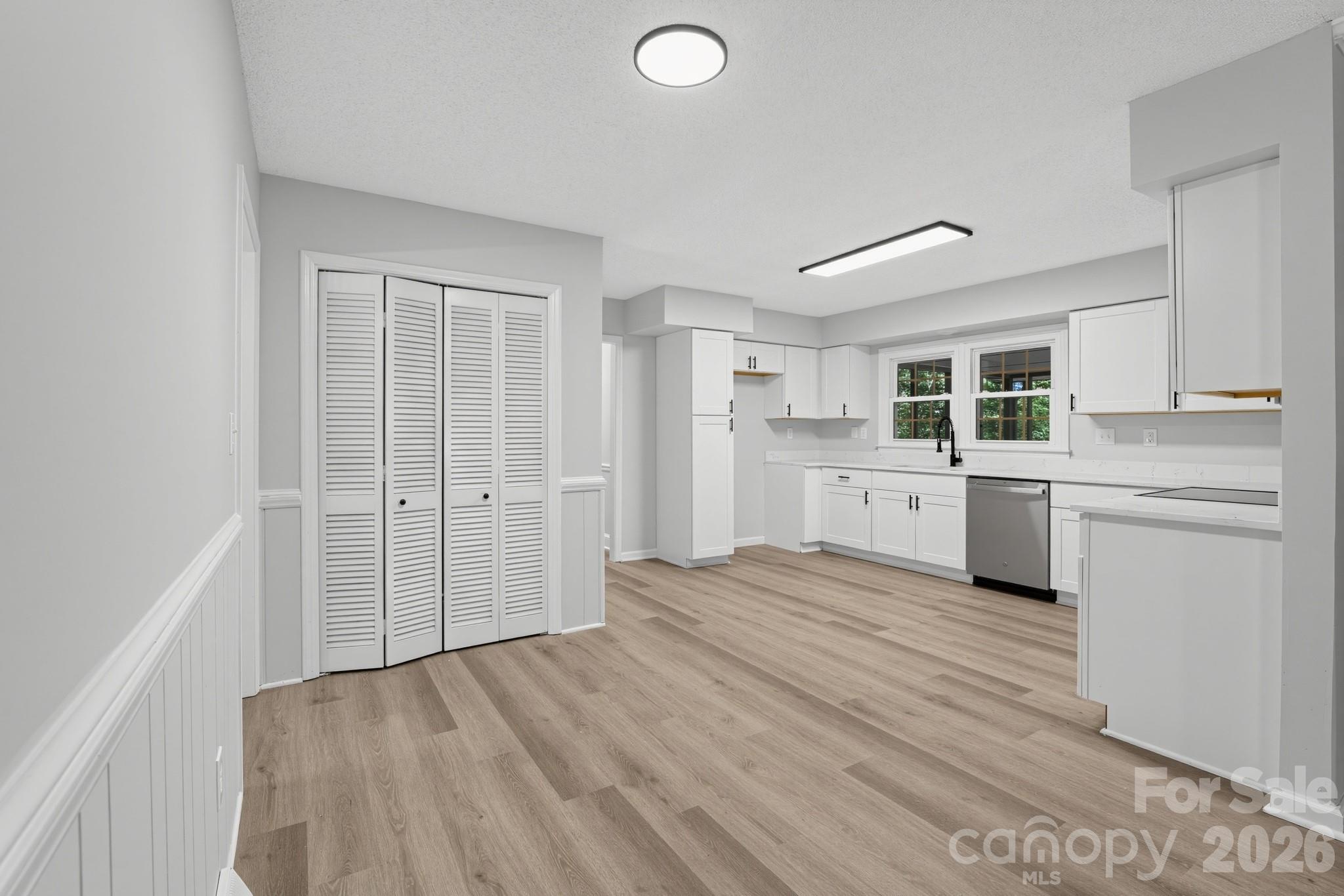 Single Family Residence at 4820 Golfview Court, Mint Hill, photo 10 of 26