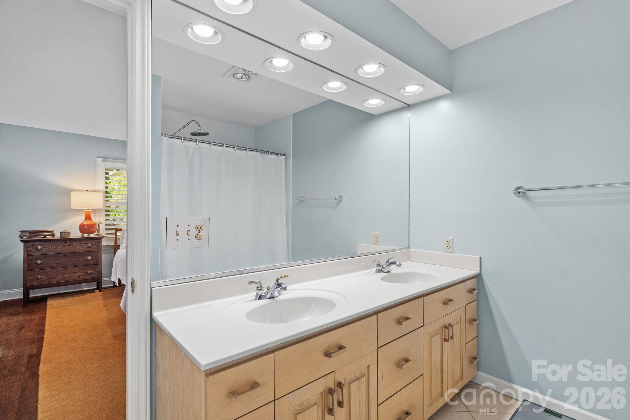 Primary Bath - 263 Hideaway Lane, Mooresville