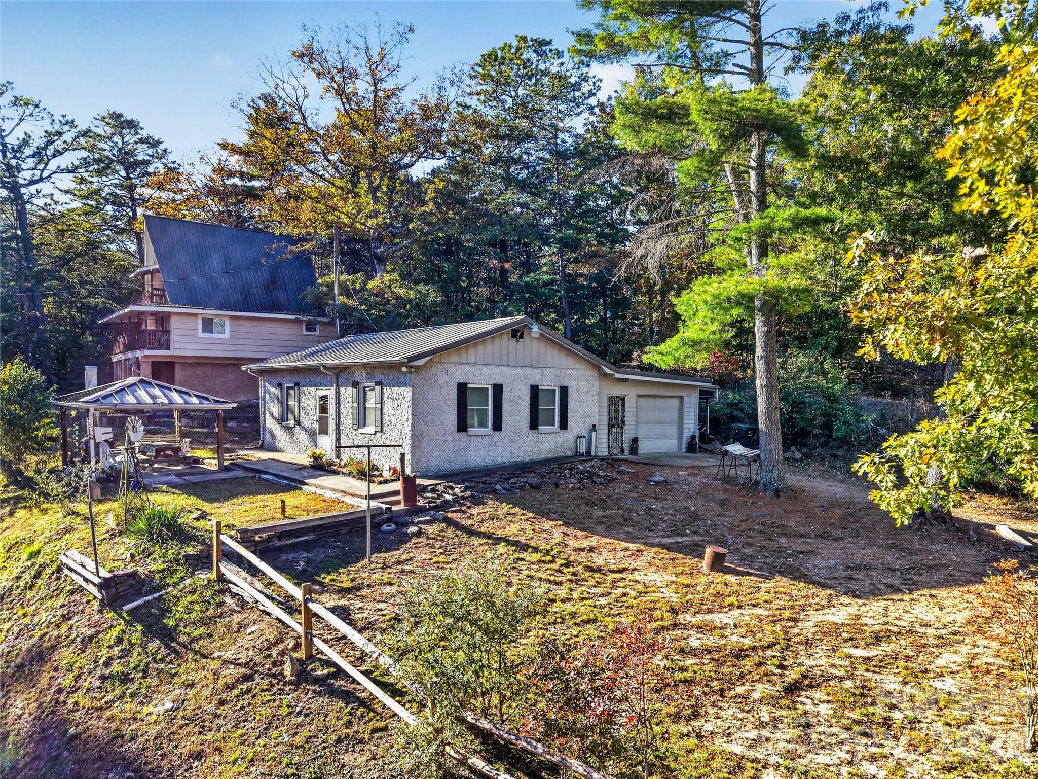 Single Family Residence at 300 Doris Lisa View Drive, Hendersonville, photo 31 of 34