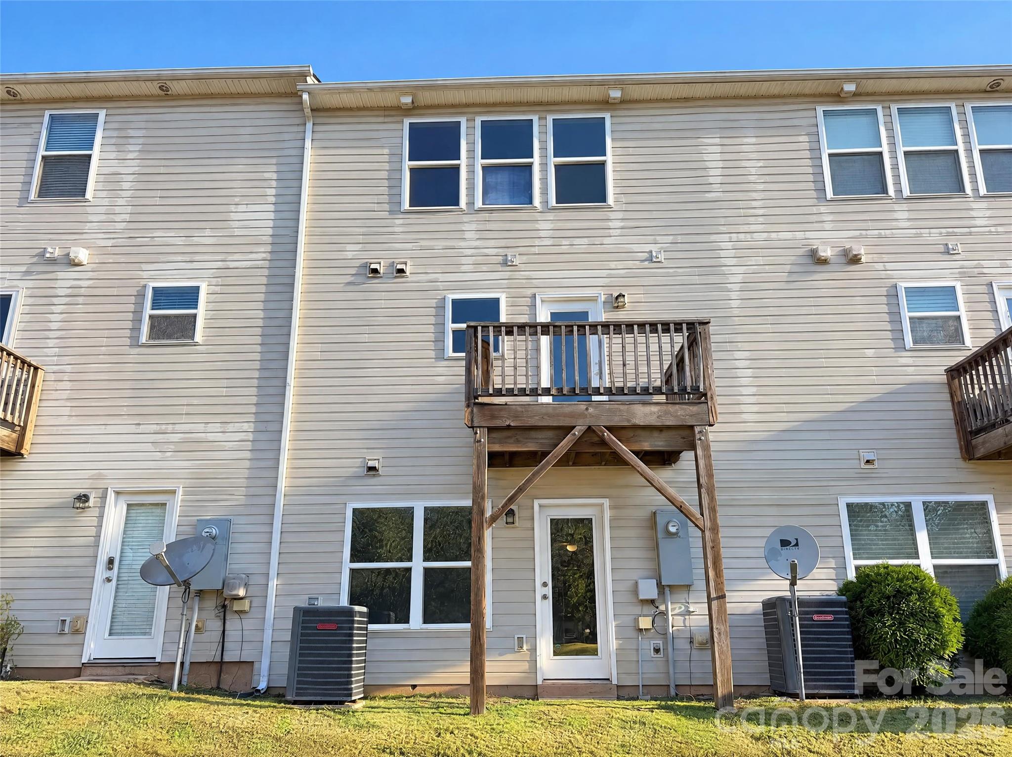 Townhouse at 104 Langhorne Drive, Mount Holly, photo 5 of 22