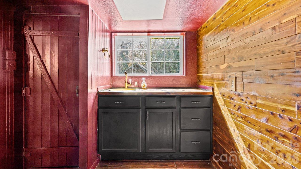 downstairs bathroom - 2955 Sherrills Ford Road, Salisbury