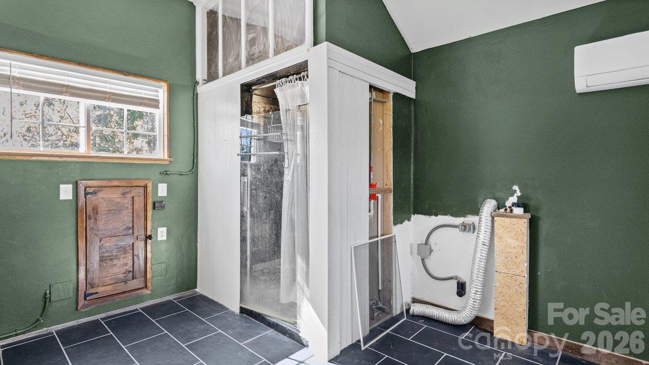 primary bathroom - 2955 Sherrills Ford Road, Salisbury