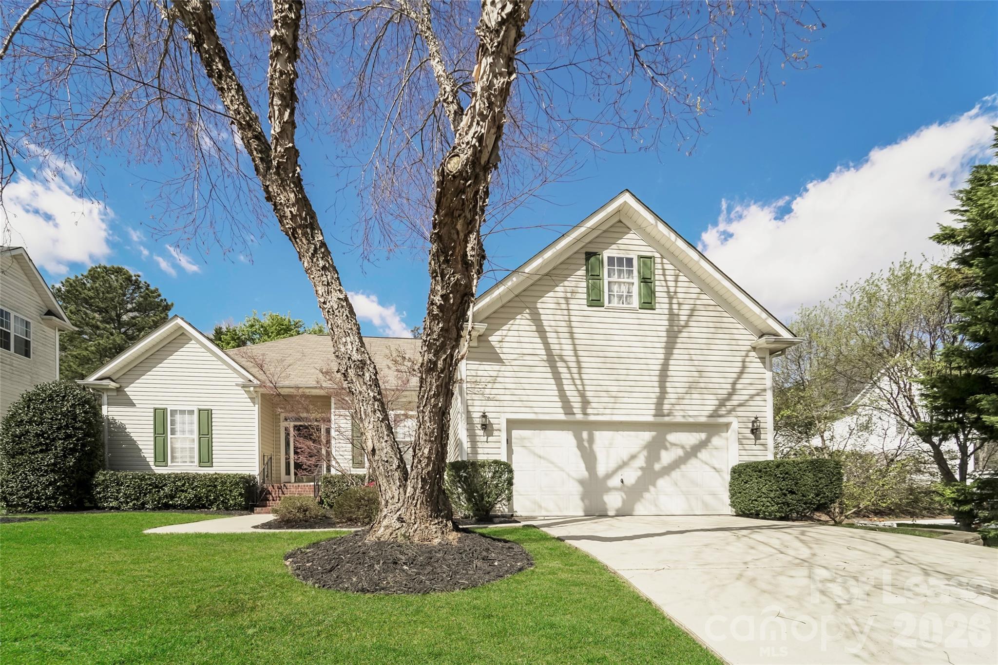 Single Family Residence at 16831 Hampton Crossing Drive, Huntersville, photo 3 of 15