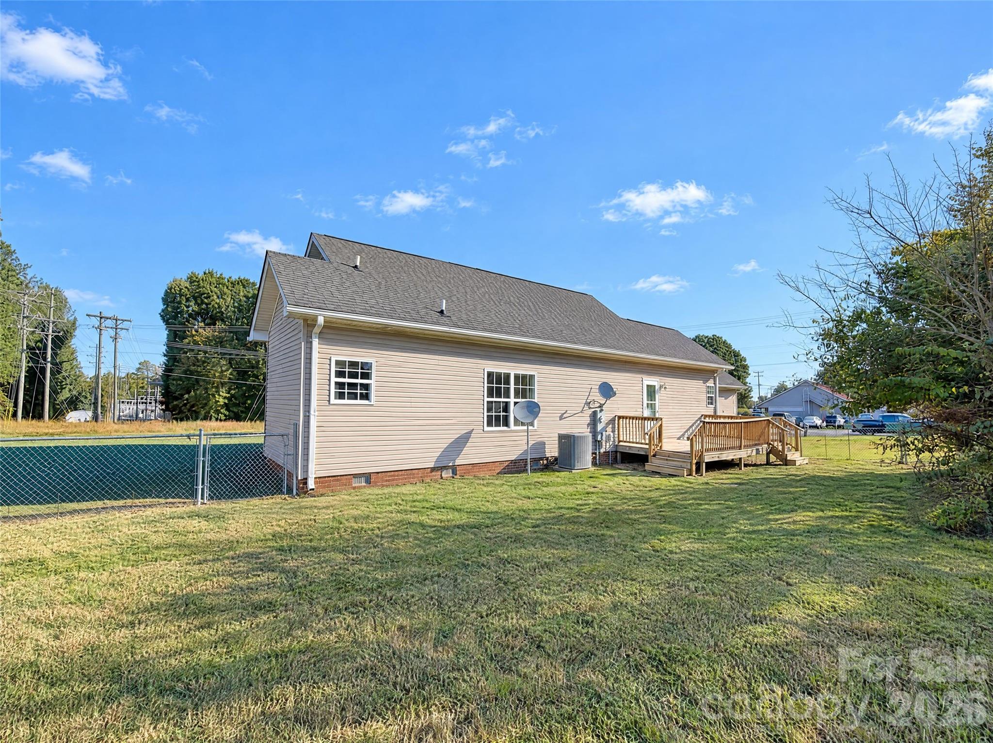 Single Family Residence at 3140 Earnhardt Road, Rockwell, photo 5 of 25