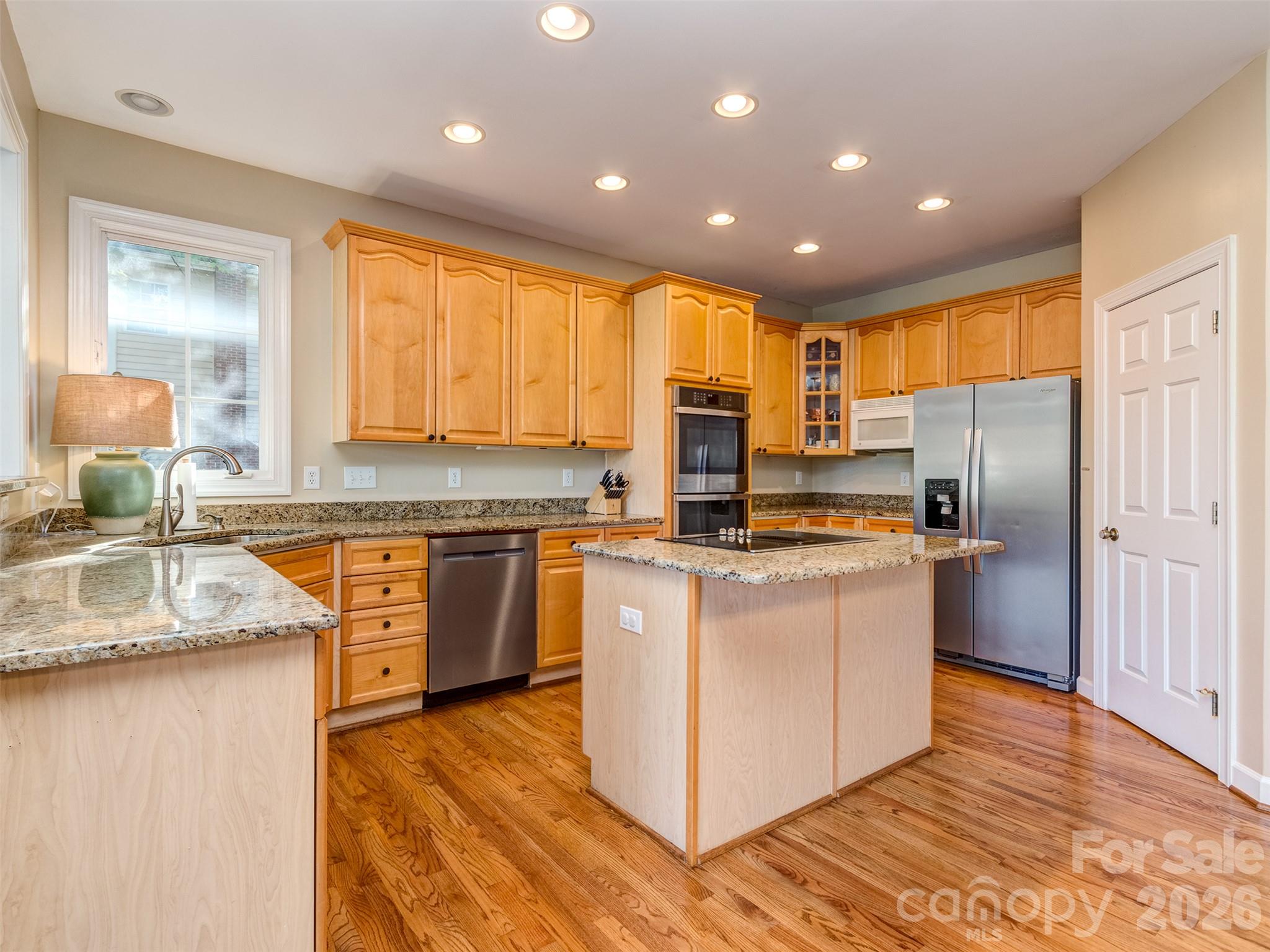 Single Family Residence at 136 Lockerbie Lane, Mooresville, photo 14 of 41