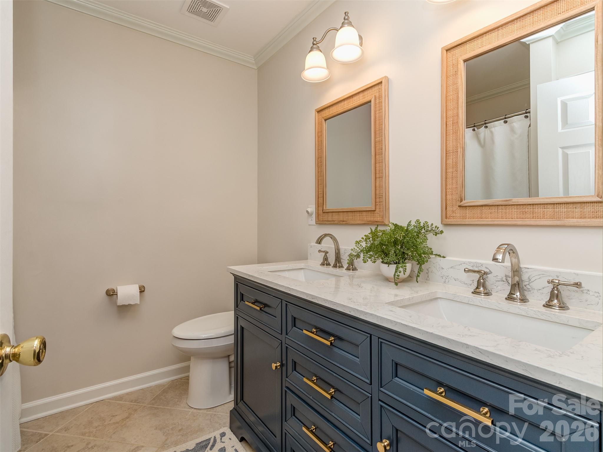 Single Family Residence at 136 Lockerbie Lane, Mooresville, photo 23 of 41