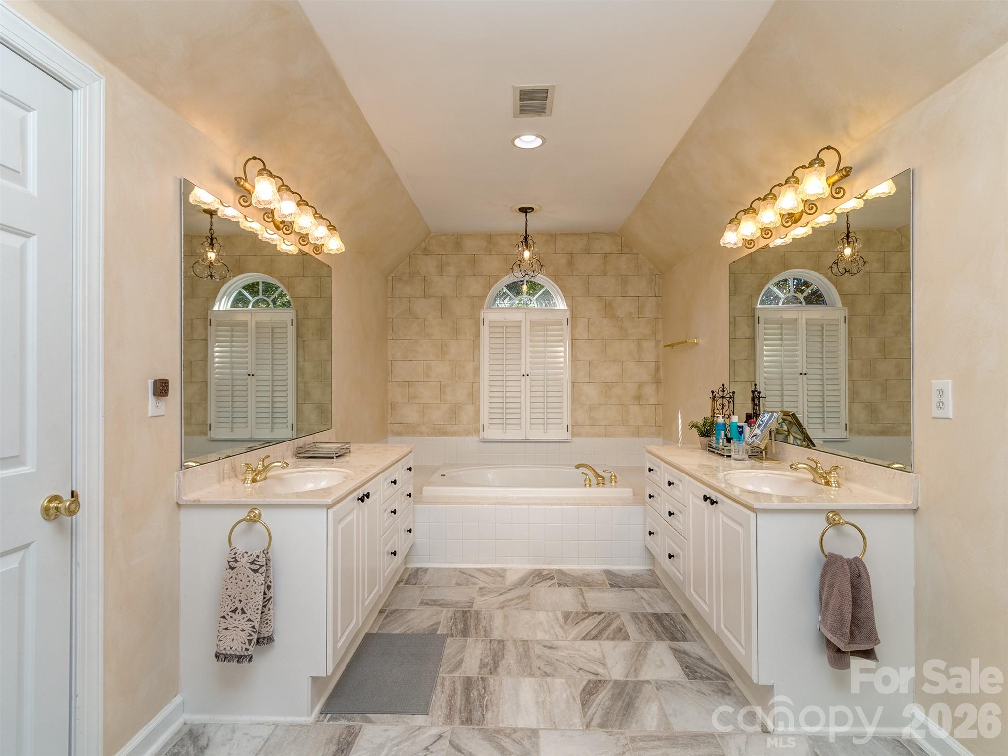 Single Family Residence at 136 Lockerbie Lane, Mooresville, photo 28 of 41