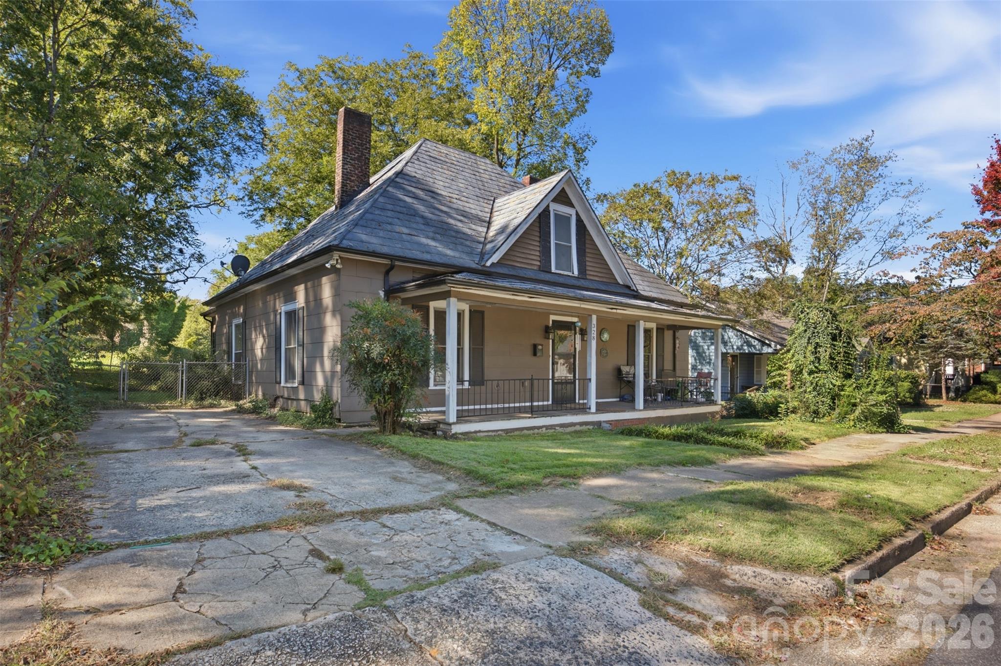 Single Family Residence at 328 S Race Street, Statesville, photo 2 of 29