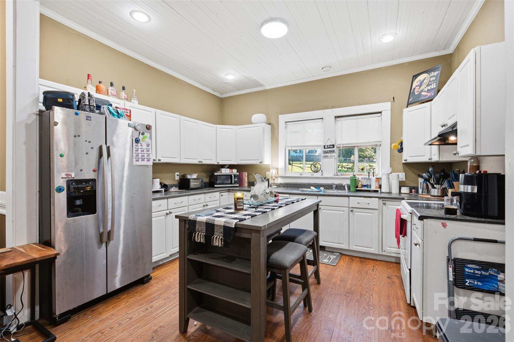 Single Family Residence at 328 S Race Street, Statesville, photo 5 of 29