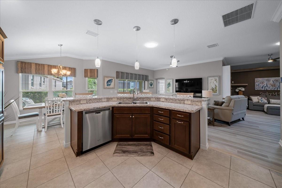 Dishwasher in Center Island - 3335 VELTRE WAY, THE VILLAGES