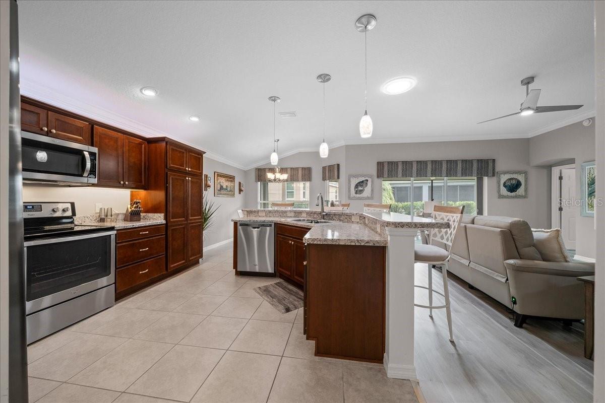 Gather in the Kitchen! - 3335 VELTRE WAY, THE VILLAGES