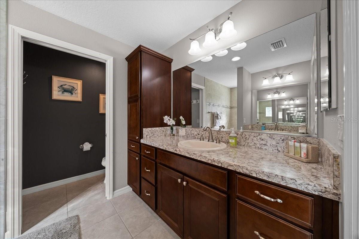 Water Closet with Pocket Door - 3335 VELTRE WAY, THE VILLAGES