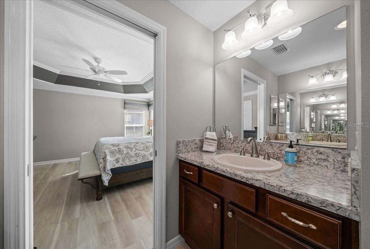 Pocket Door to Bathroom - 3335 VELTRE WAY, THE VILLAGES