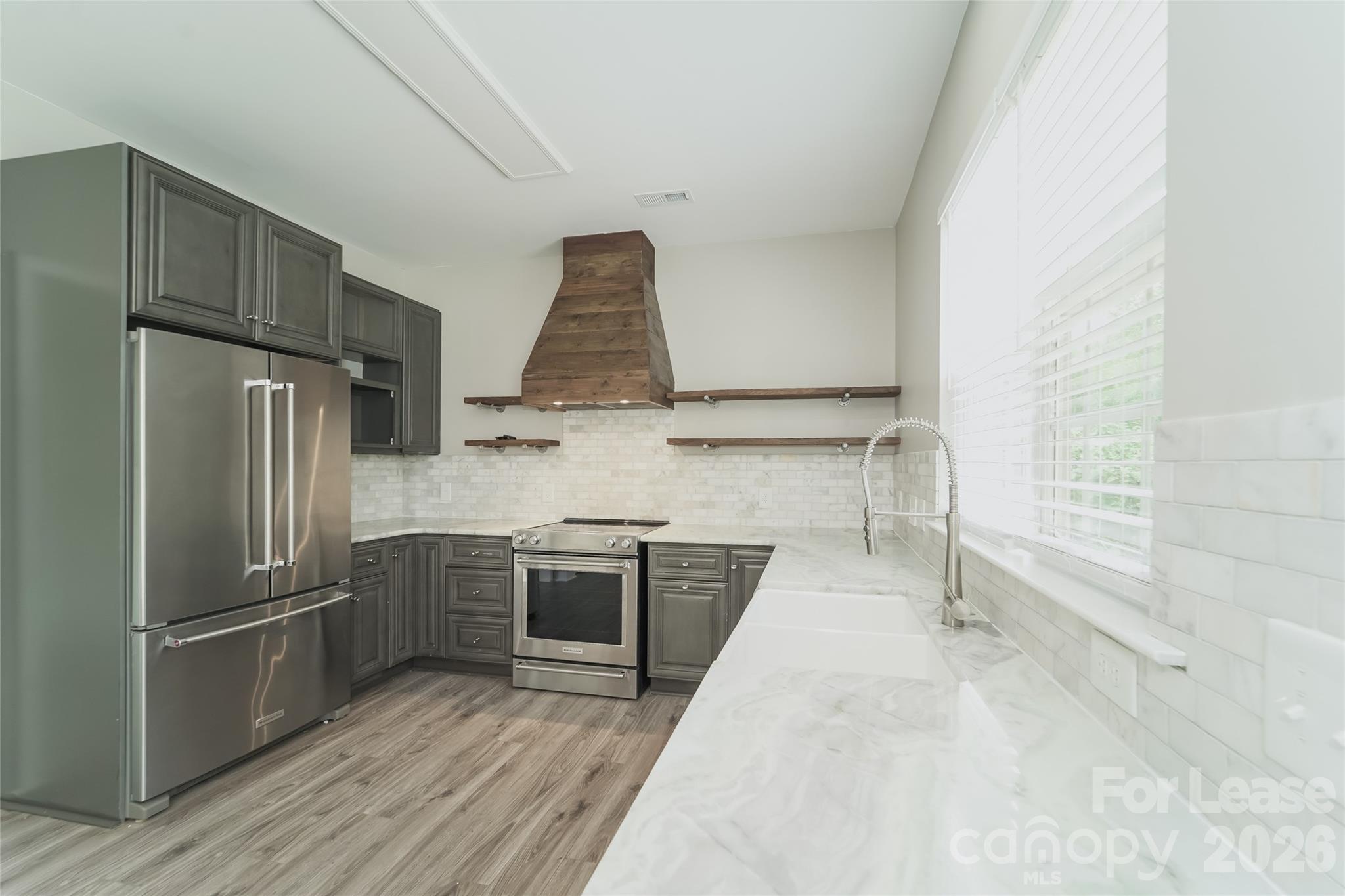 Single Family Residence at 9136 Culcairn Road, Huntersville, photo 4 of 15