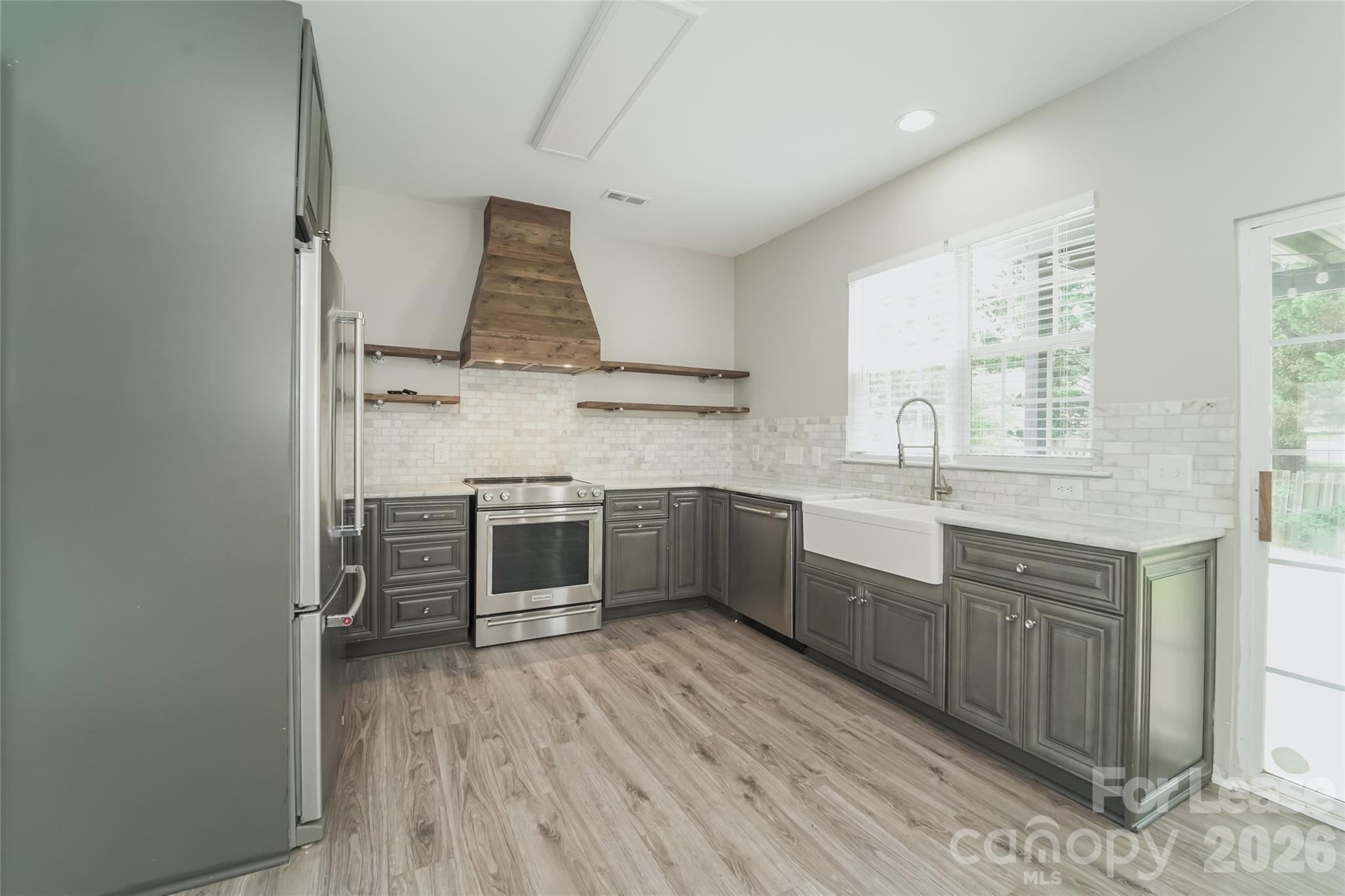 Single Family Residence at 9136 Culcairn Road, Huntersville, photo 5 of 15
