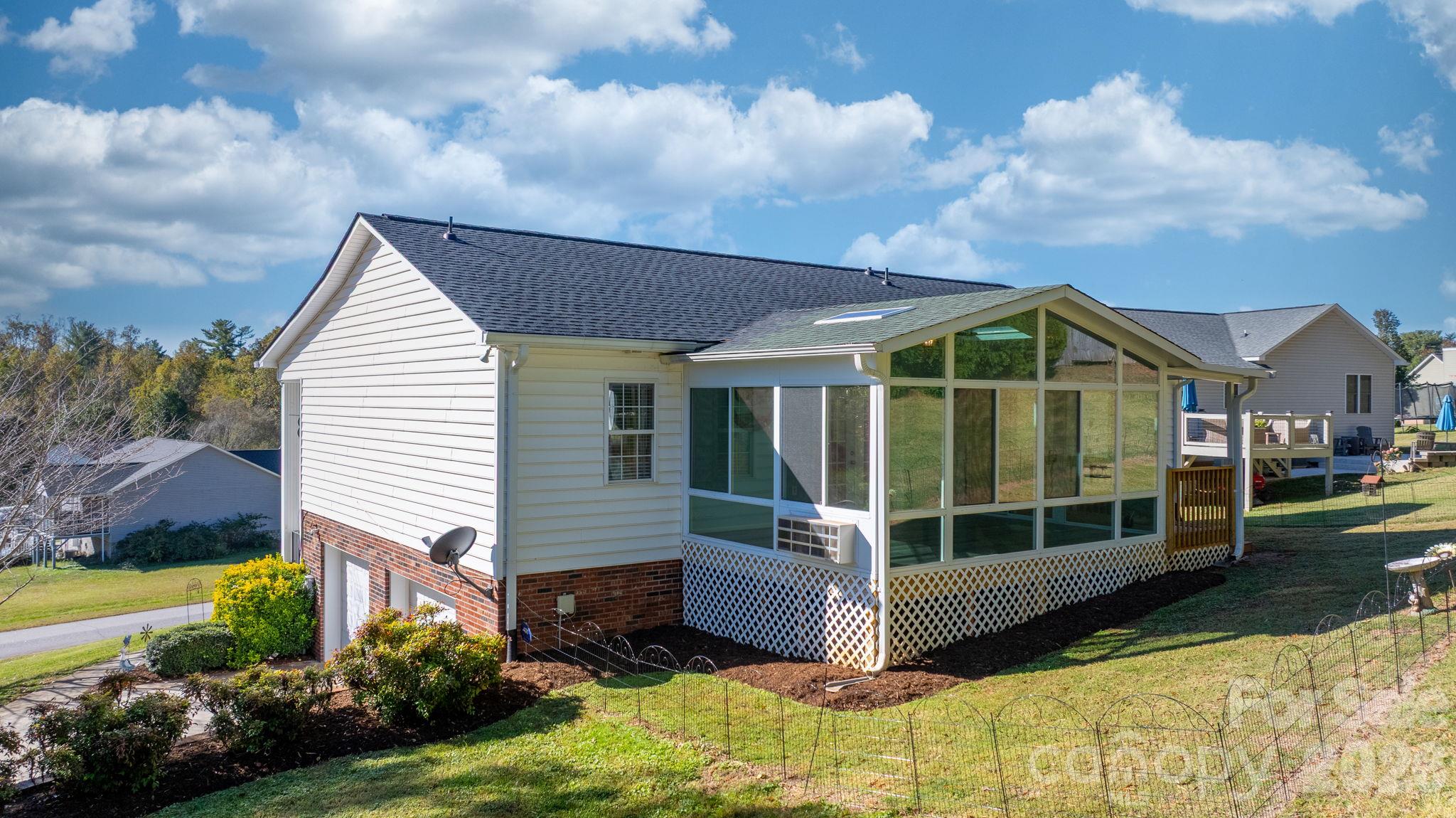 Single Family Residence at 2137 Olde Farm Road, Hudson, photo 5 of 38