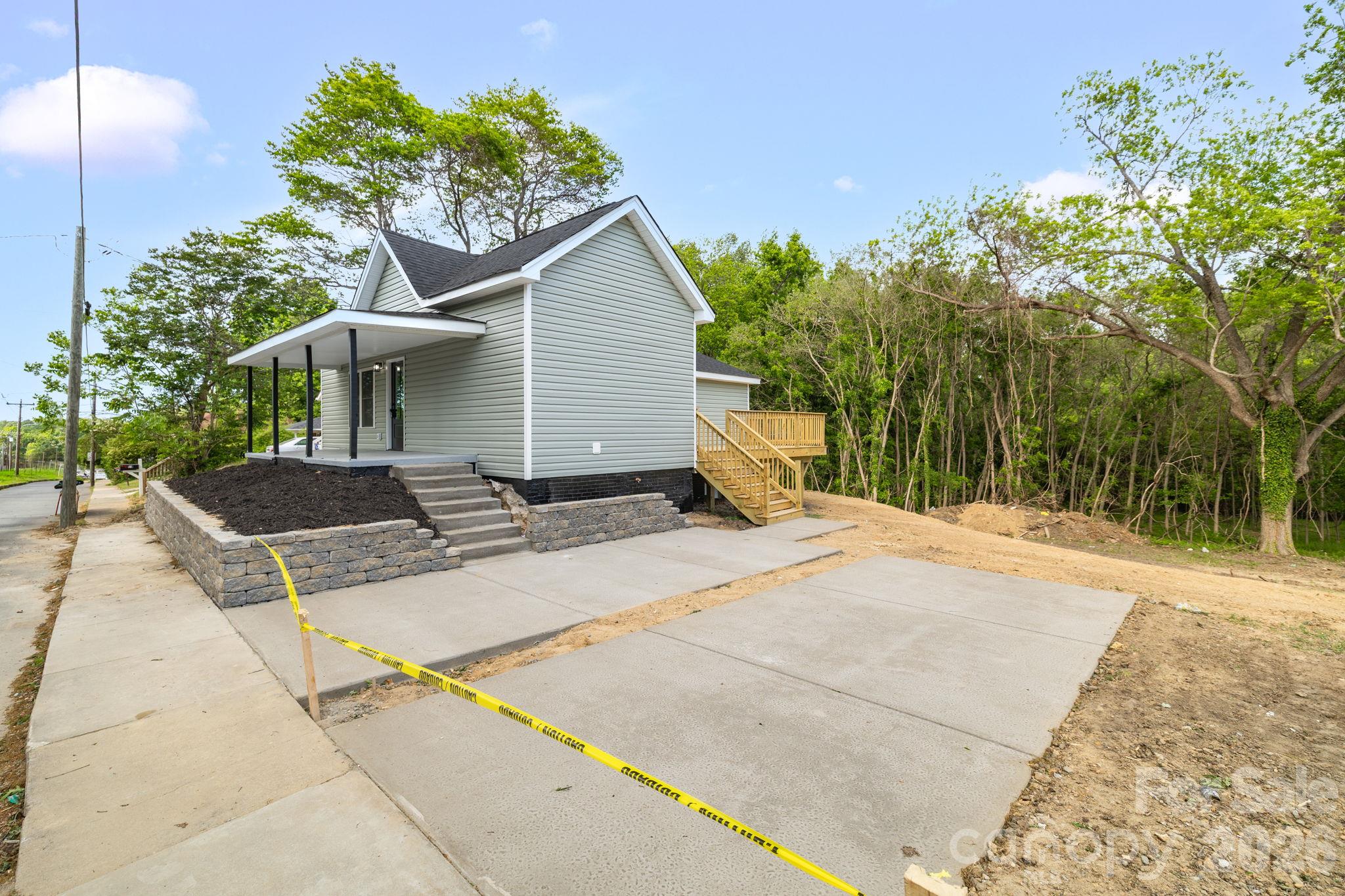 Single Family Residence at 321 S Branch Street, Reidsville, photo 2 of 31