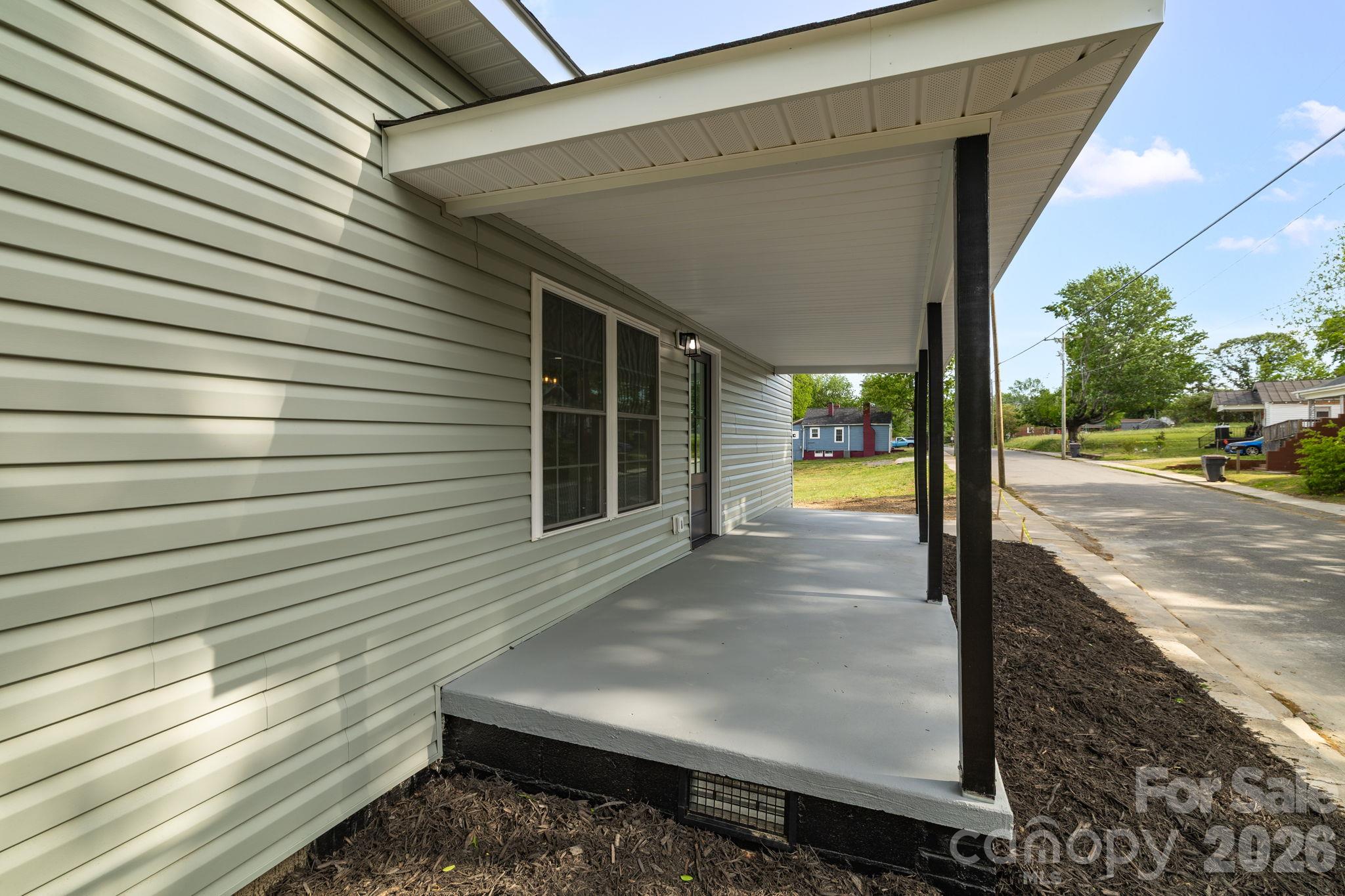 Single Family Residence at 321 S Branch Street, Reidsville, photo 5 of 31