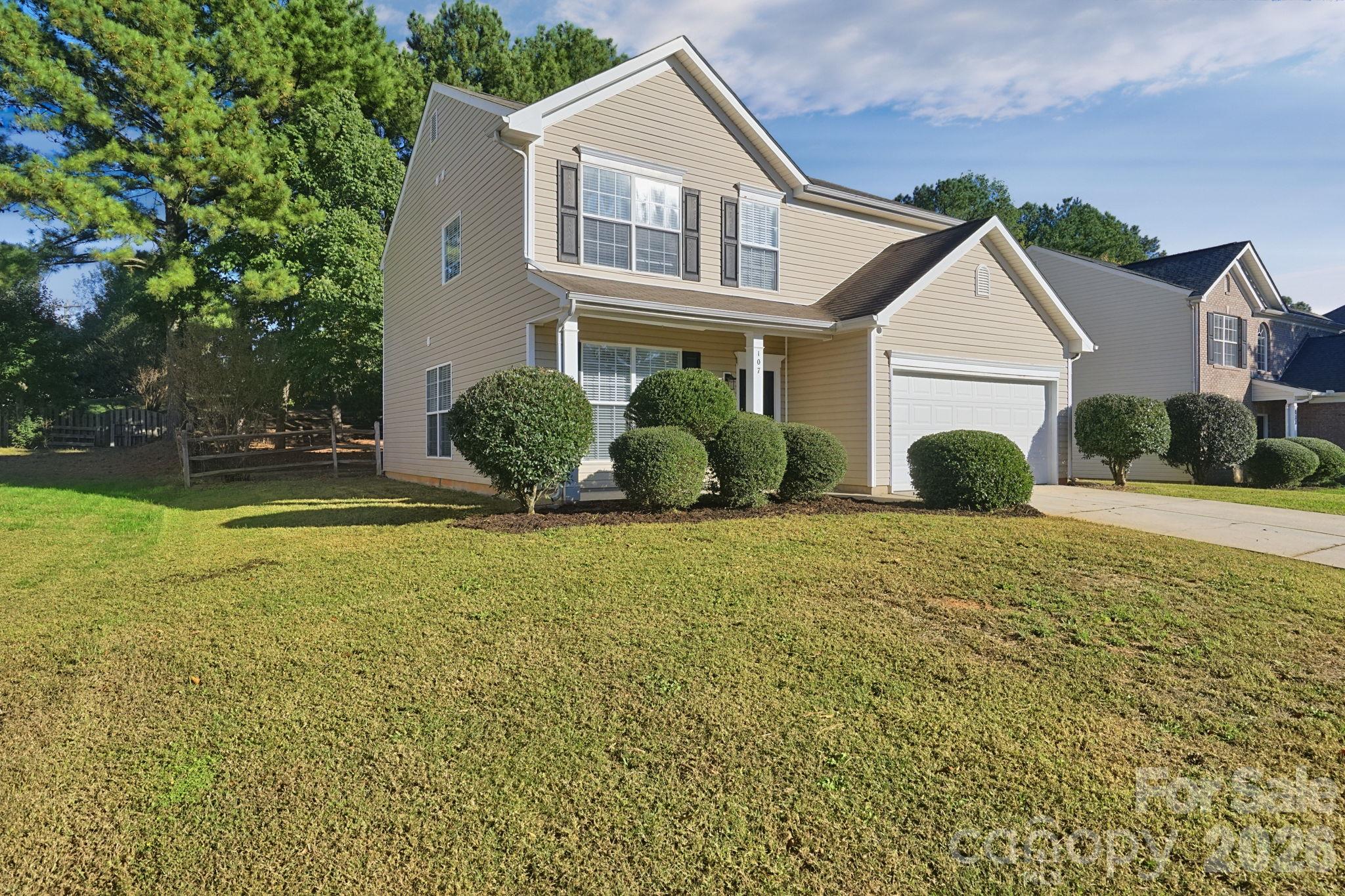 Single Family Residence at 107 Vance Crescent Drive, Mooresville, photo 2 of 45