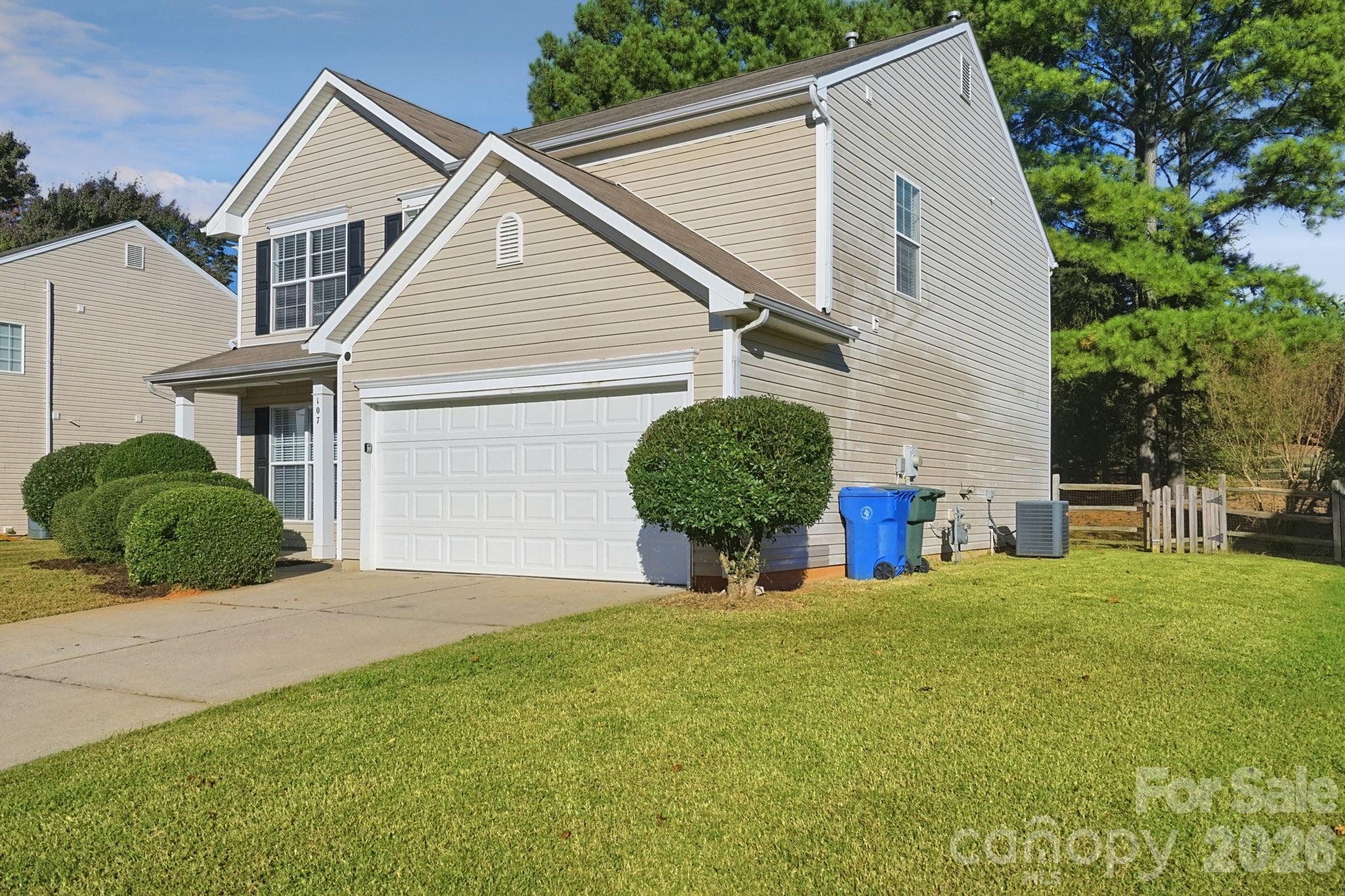 Single Family Residence at 107 Vance Crescent Drive, Mooresville, photo 3 of 45