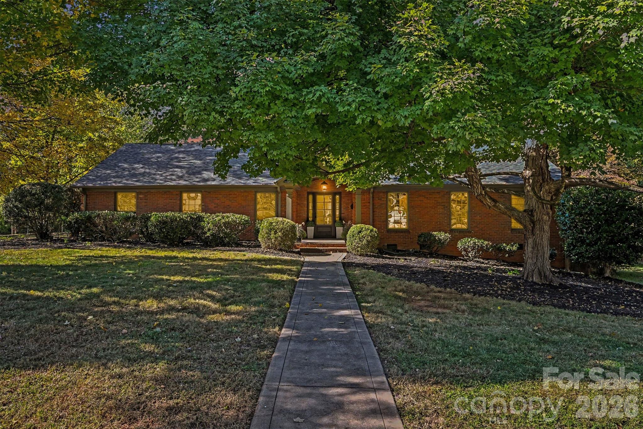 Single Family Residence at 701 Manning Drive, Charlotte, photo 2 of 47