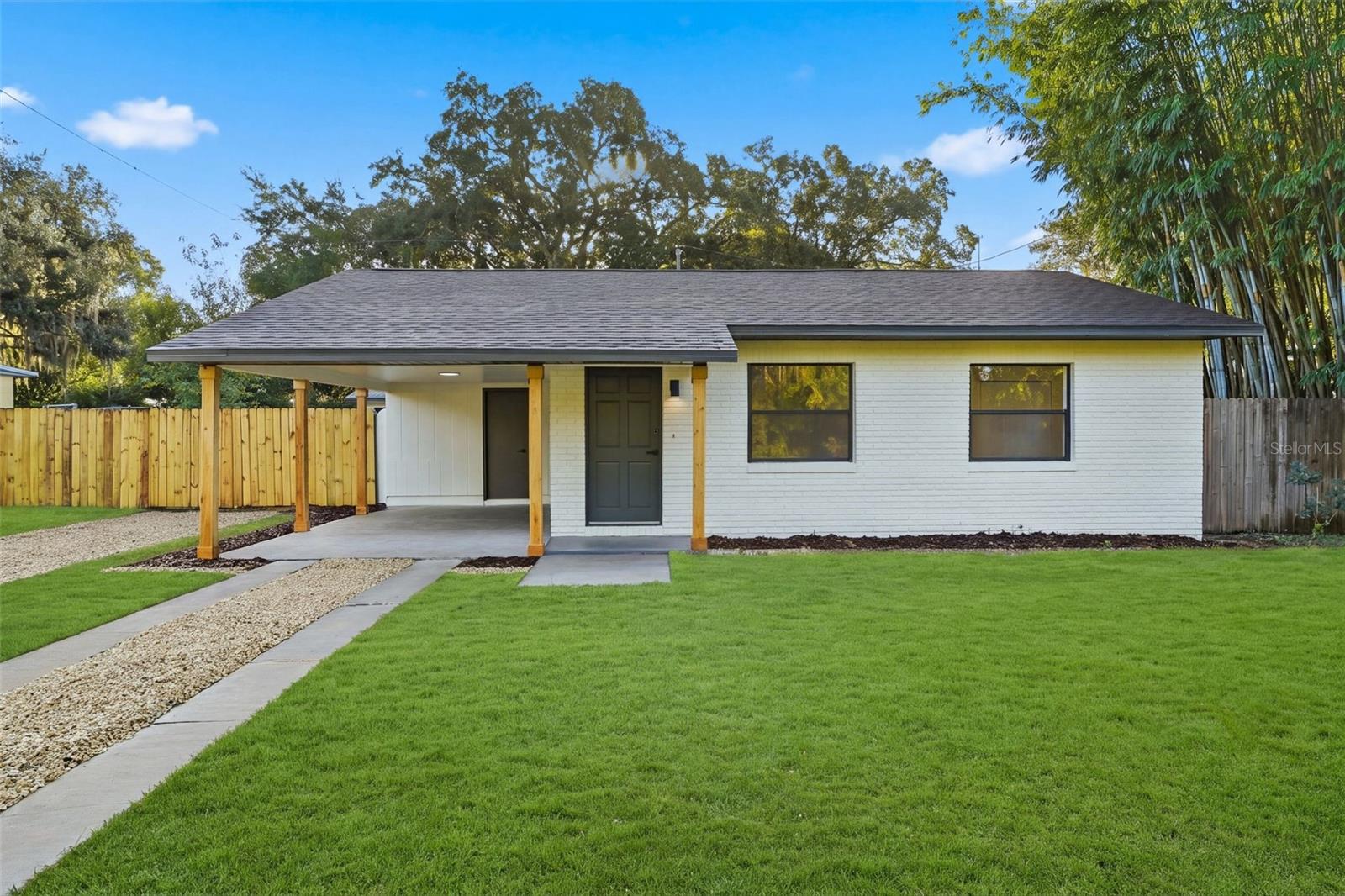 2209 CORDOVA DR