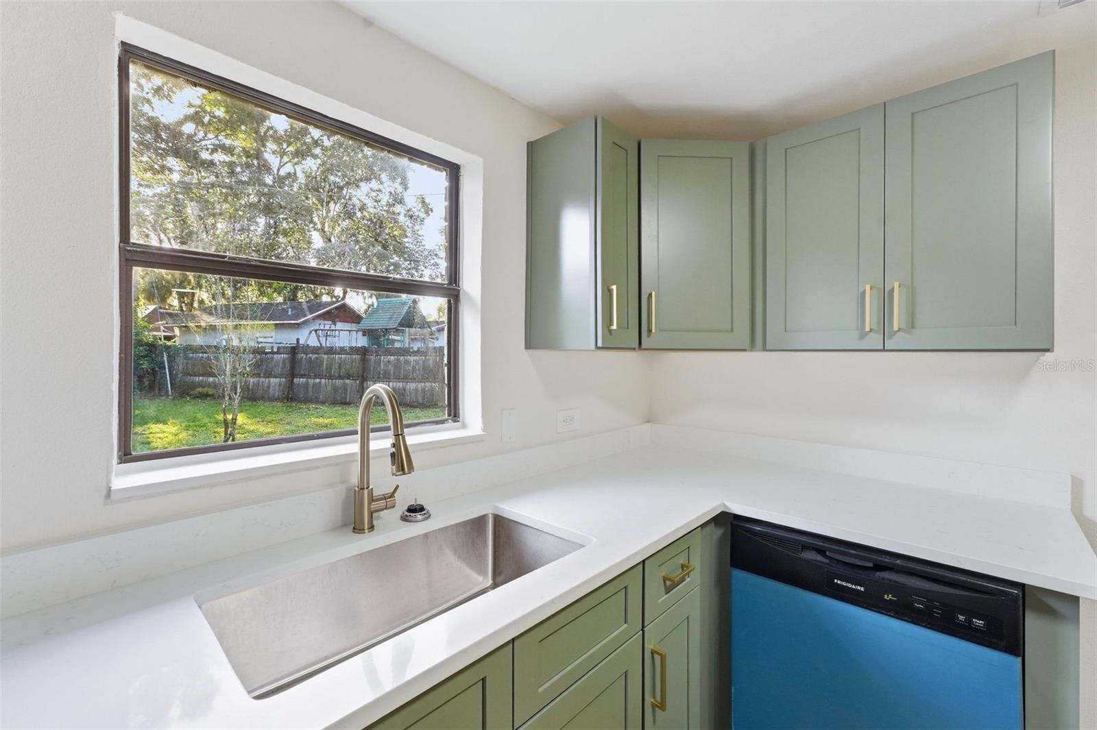 Single Family Residence at 2209 CORDOVA DR, SANFORD, photo 10 of 36