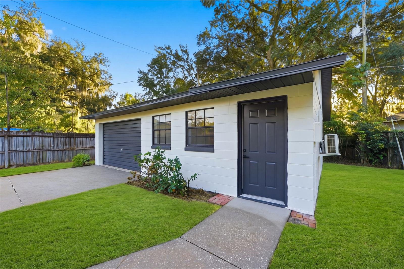 Single Family Residence at 2209 CORDOVA DR, SANFORD, photo 27 of 36