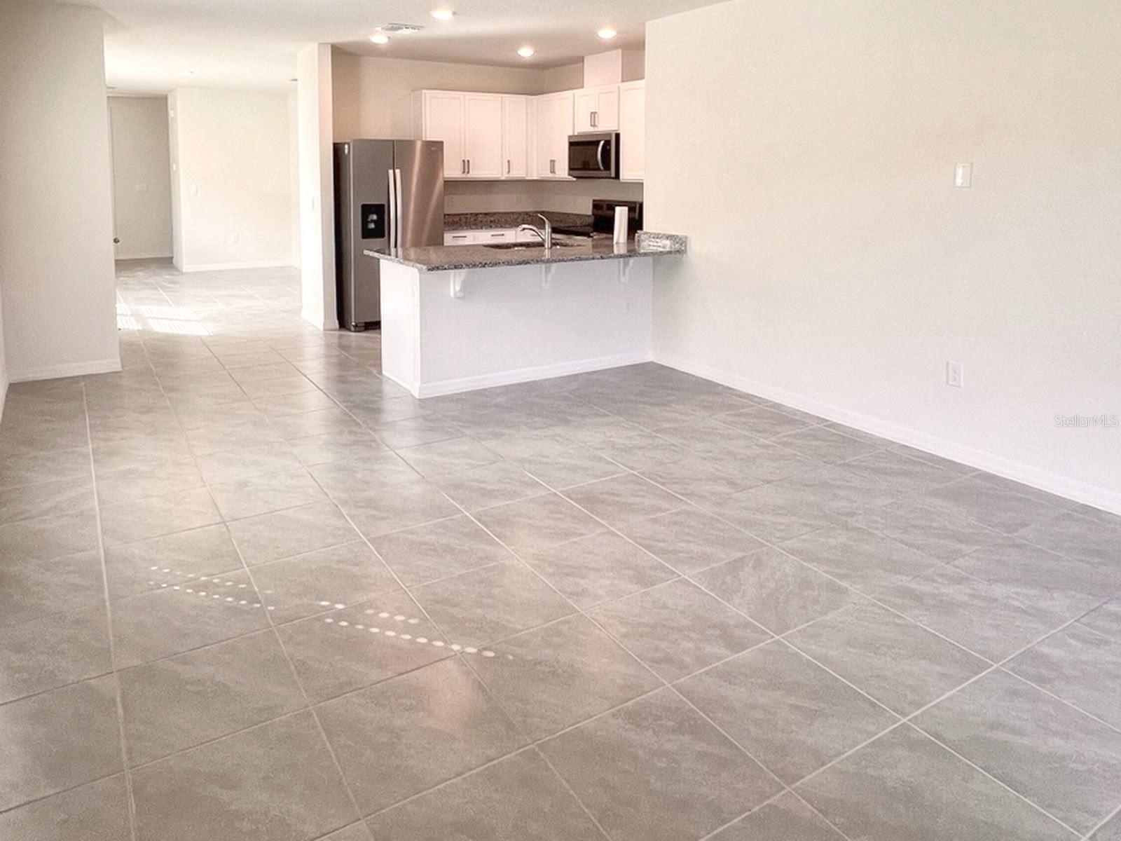 Single Family Residence at 1015 VICTORIA PARC AVE, ORANGE CITY, photo 2 of 11