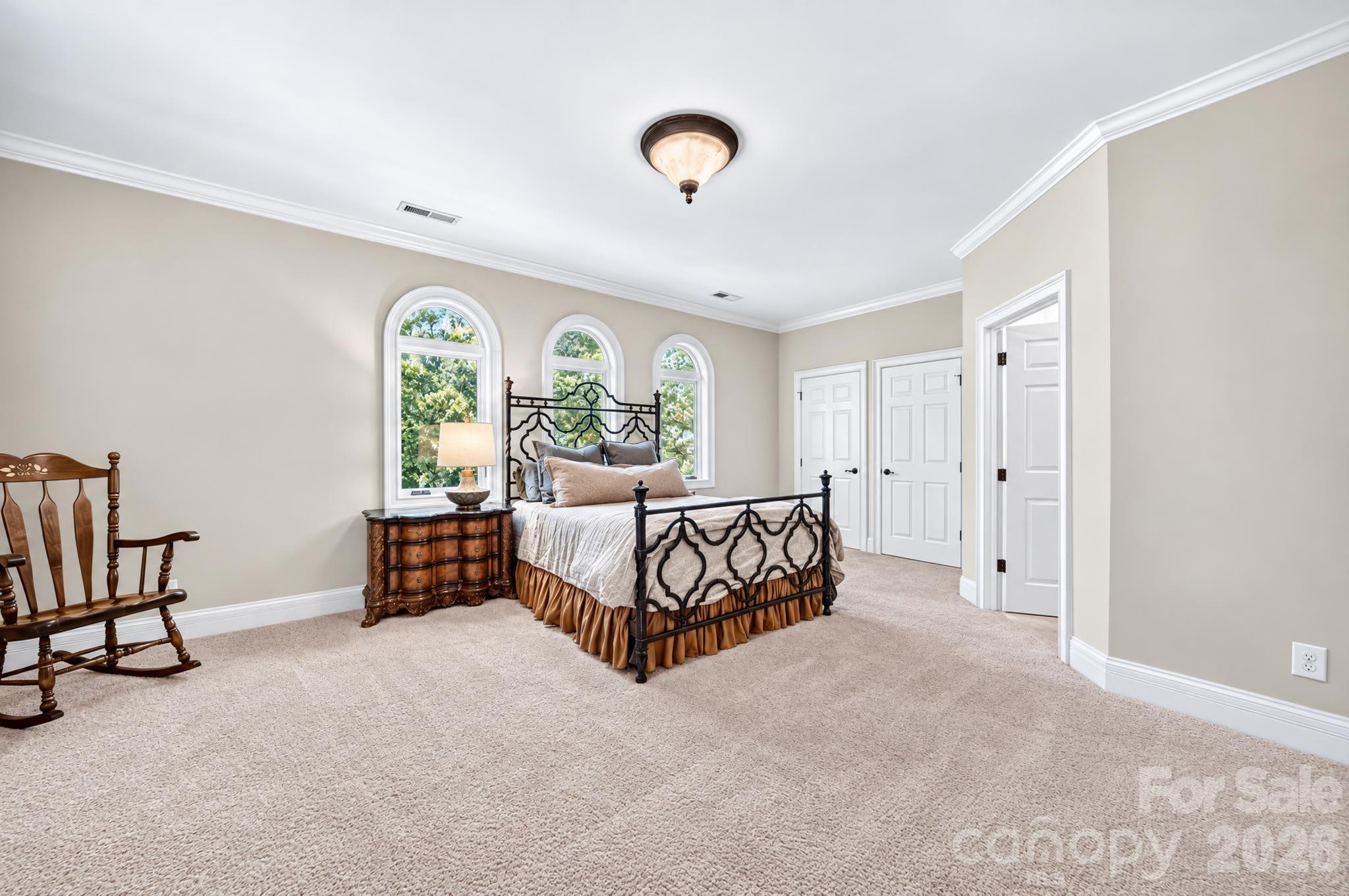 Upstairs bedroom suite 4 - 1340 Sardis Road N, Charlotte