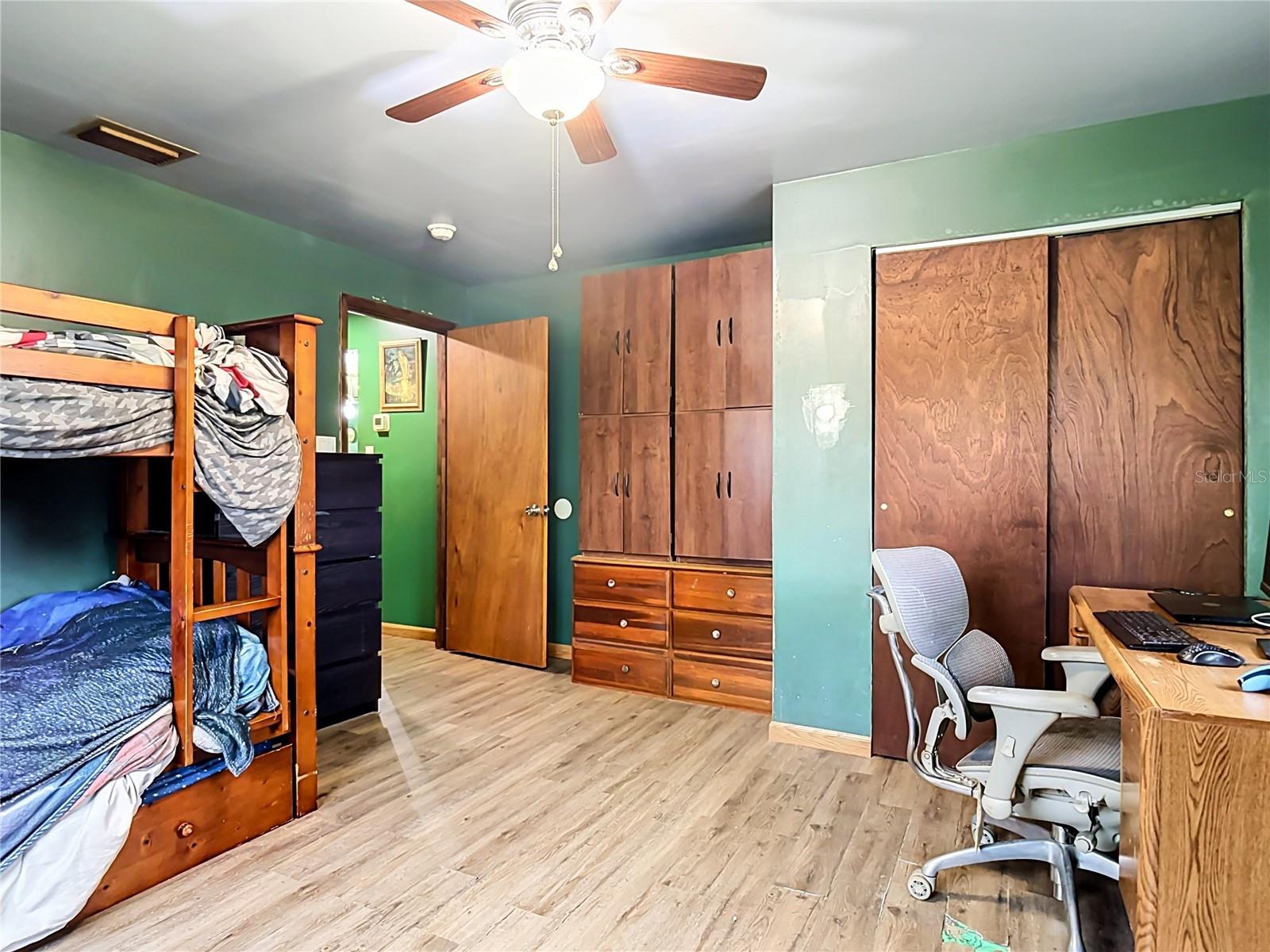 Single Family Residence at 28418 BOUGAINVILLEA AVE, PAISLEY, photo 11 of 33