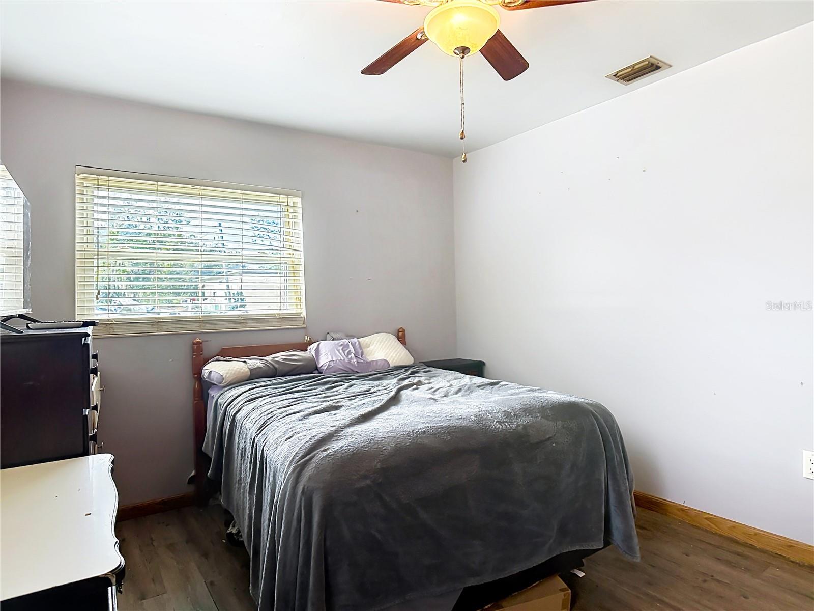 Single Family Residence at 28418 BOUGAINVILLEA AVE, PAISLEY, photo 13 of 33
