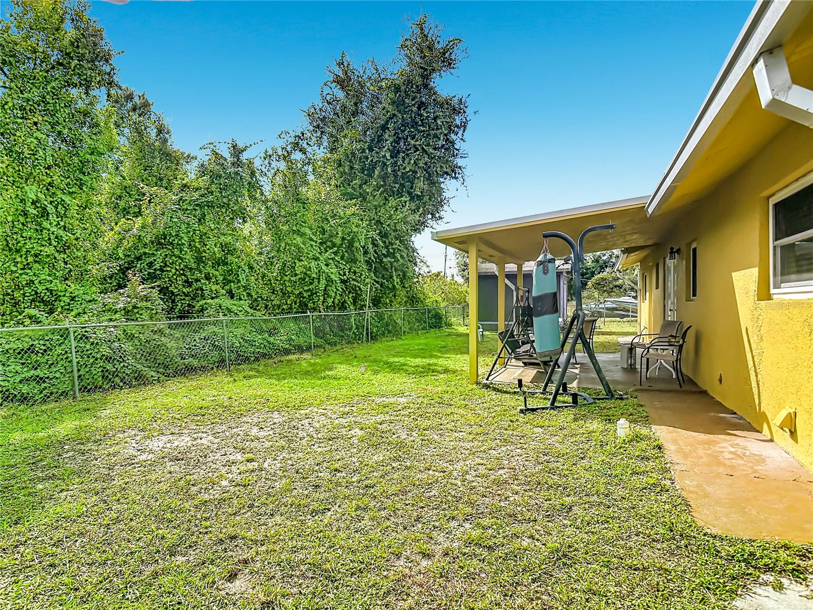 Single Family Residence at 28418 BOUGAINVILLEA AVE, PAISLEY, photo 23 of 33