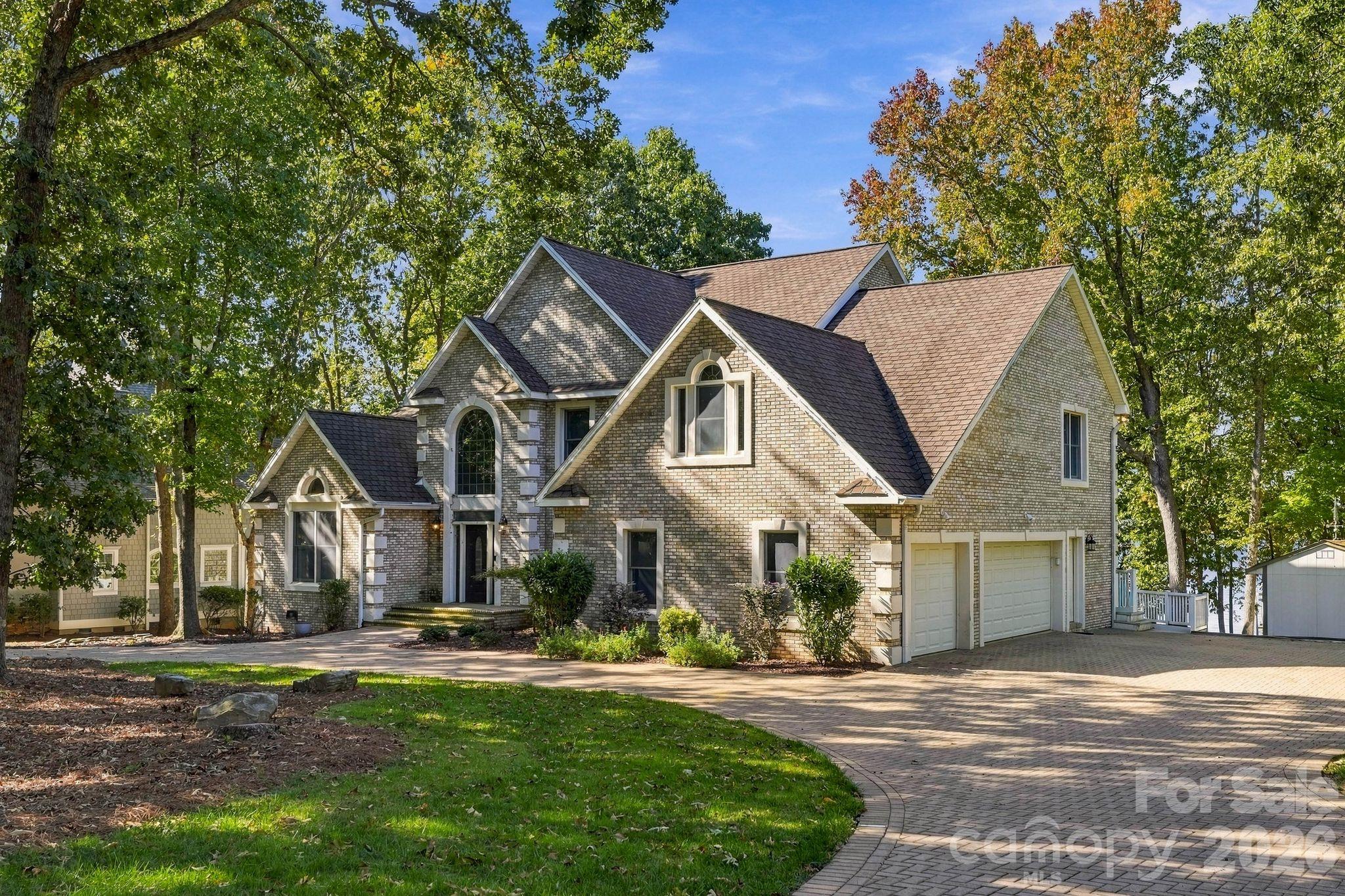 Single Family Residence at 812 McKendree Road, Mooresville, photo 3 of 48