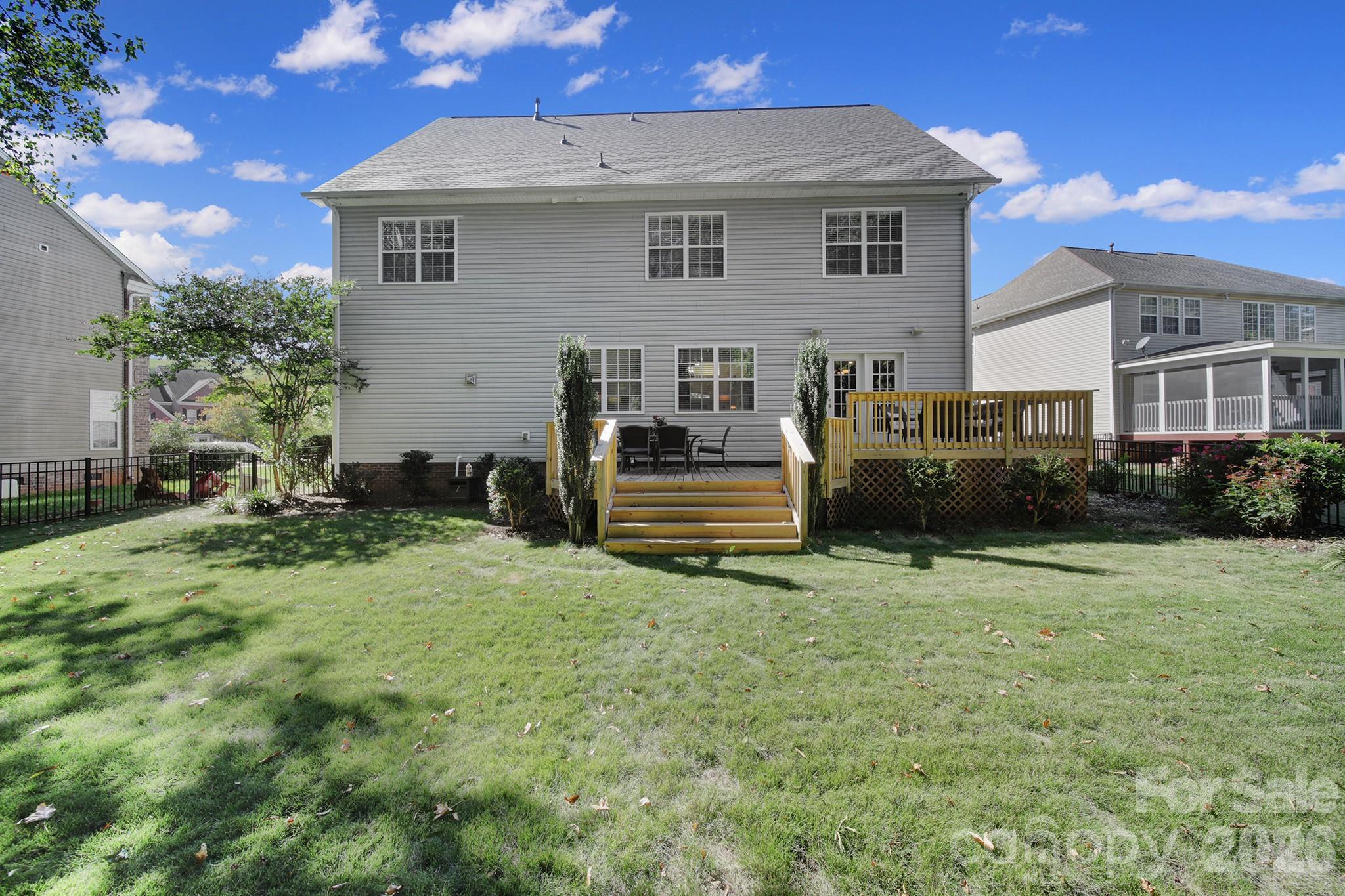 Single Family Residence at 105 Coburn Court, Fort Mill, photo 31 of 39
