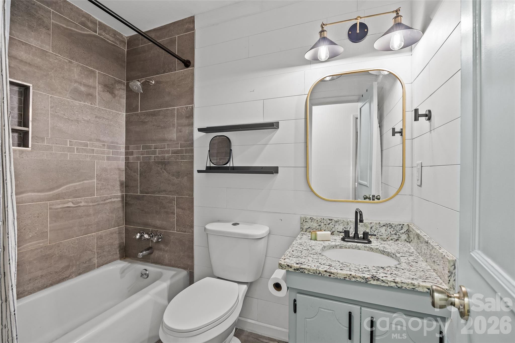 Full Bathroom 2 - 6441 Bridlewood Lane, Charlotte
