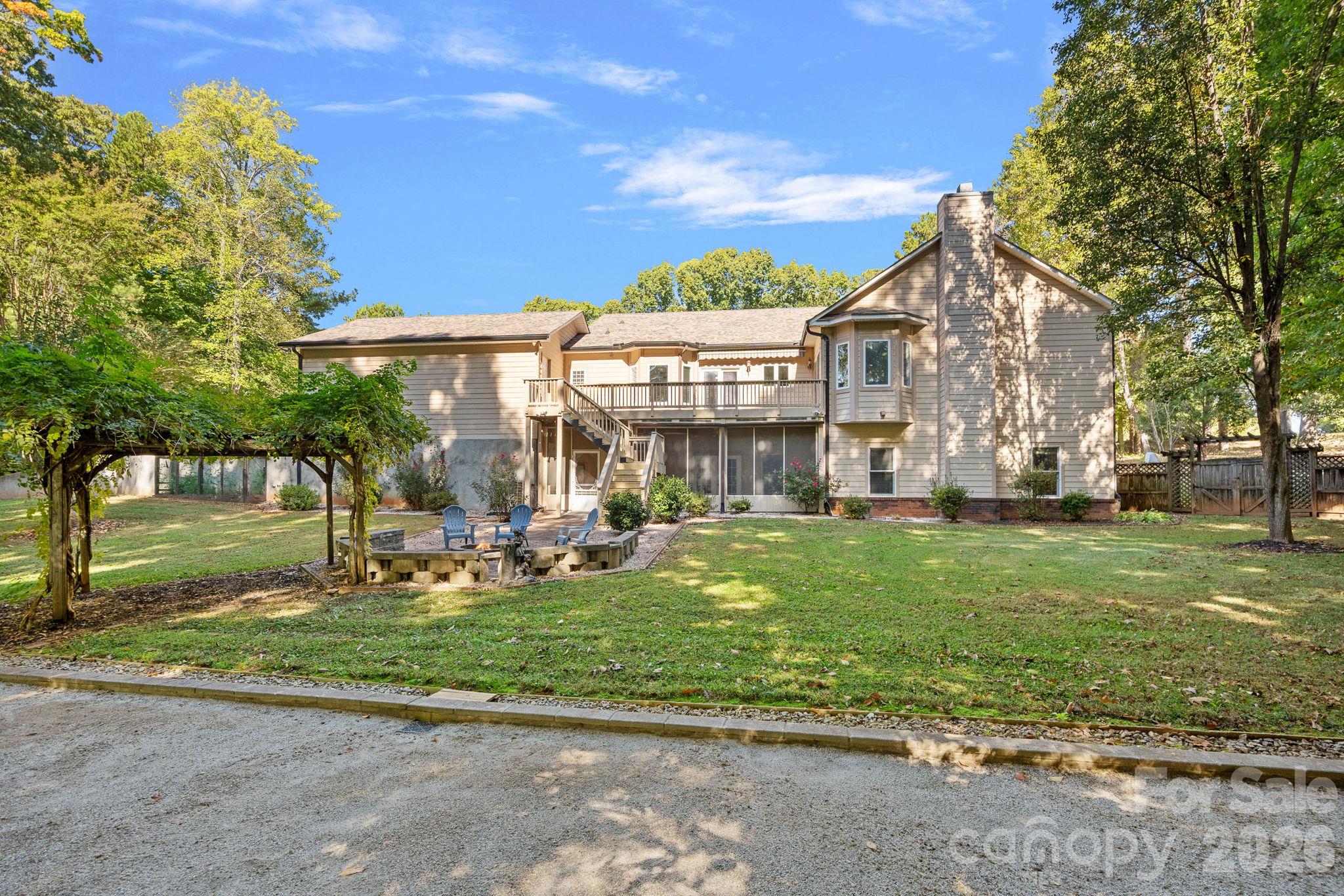 Single Family Residence at 109 Folkstone Road, Mooresville, photo 41 of 48