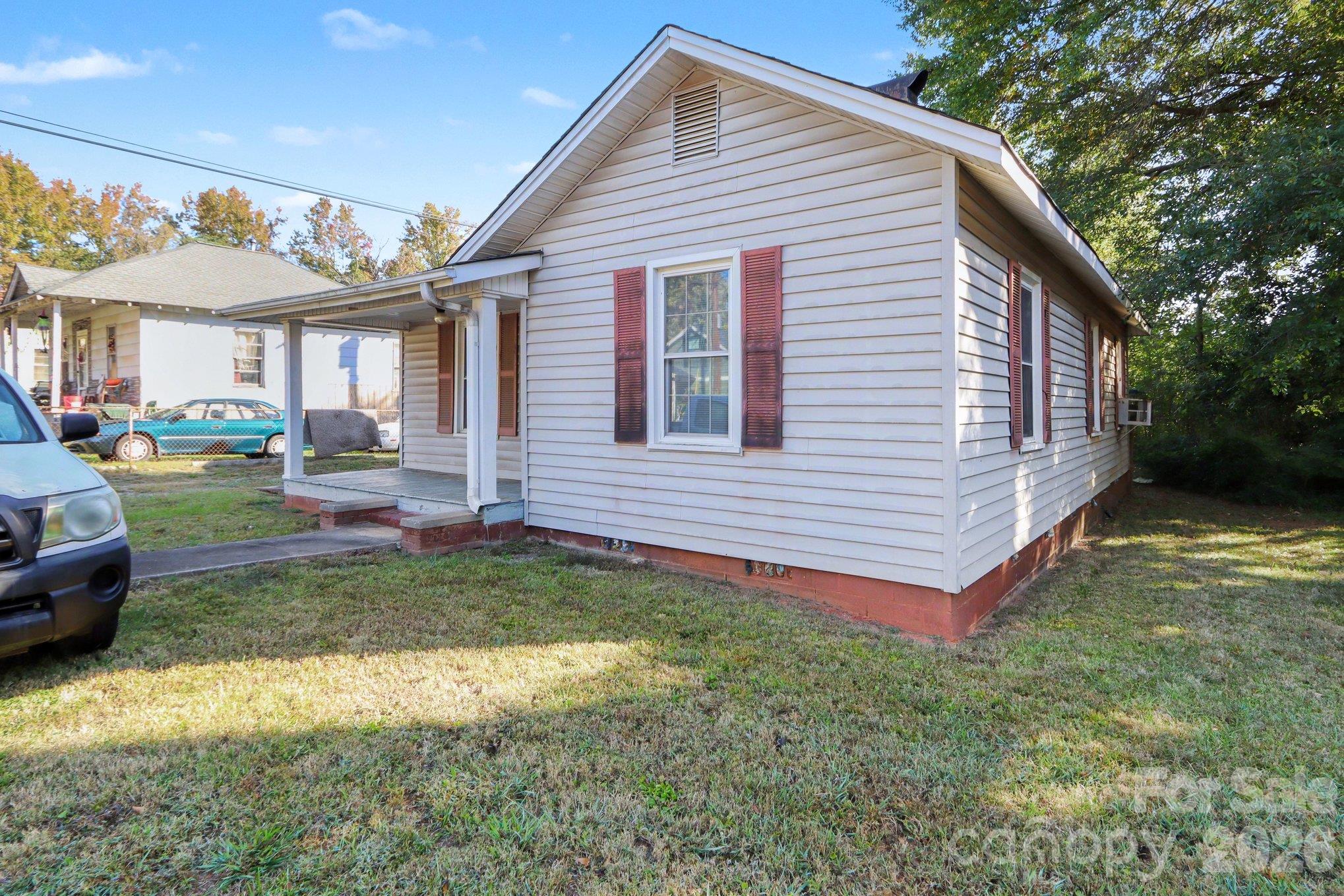 Single Family Residence at 1062 Wellman Street, Gastonia, photo 4 of 28