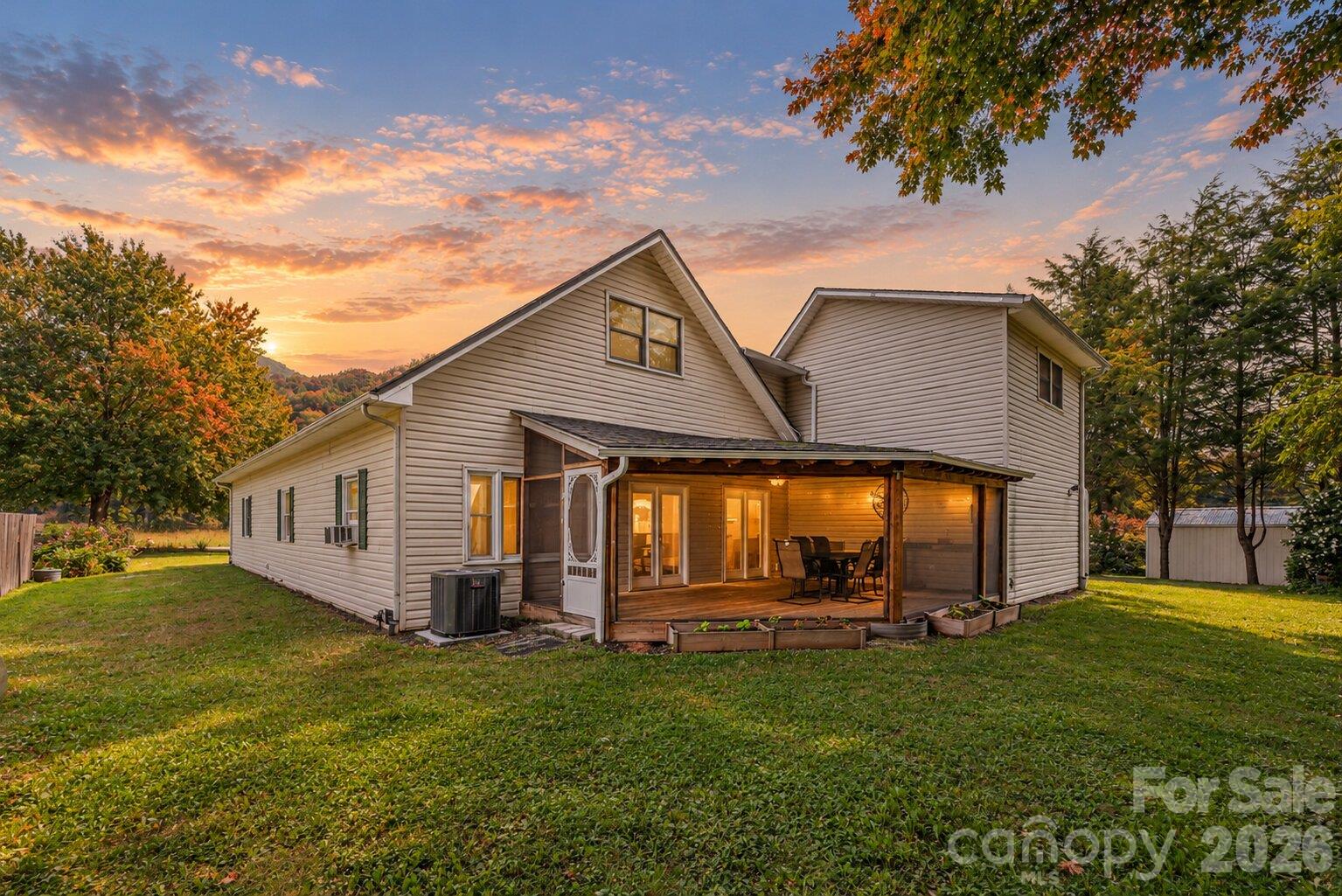 Single Family Residence at 1075 Moody Farm Road, Maggie Valley, photo 2 of 31