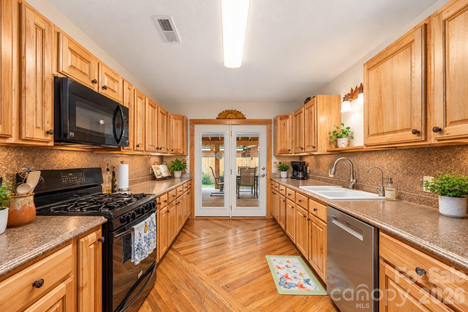 Apartment at 1075 Moody Farm Road, Maggie Valley, photo 7 of 28
